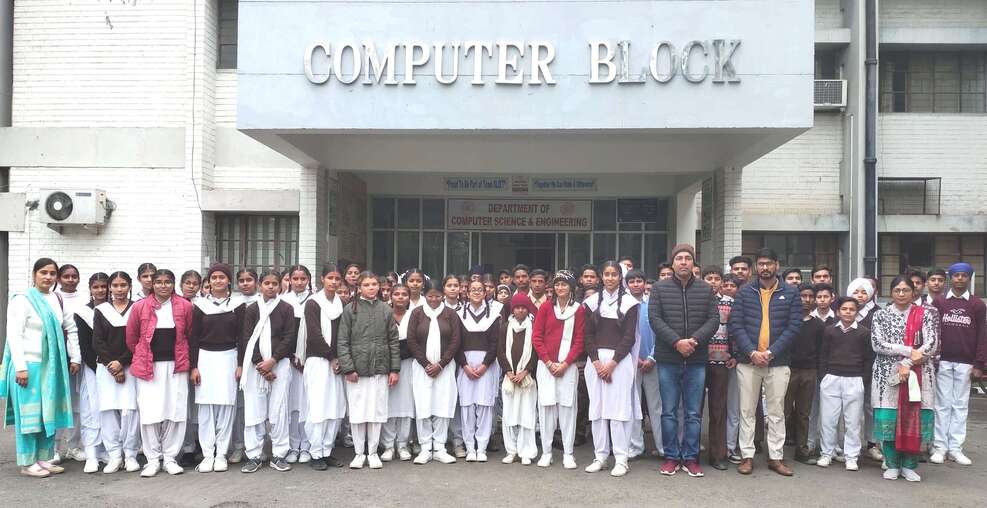 ਵਿਦਿਅਕ ਯਾਤਰਾਵਾਂ ਵਿਦਿਆਰਥੀ ਦੇ ਗਿਆਨ ’ਚ ਕਰਦੀਆਂ ਨੇ ਵਾਧਾ-ਅਸ਼ੋਕ ਕੁਮਾਰ