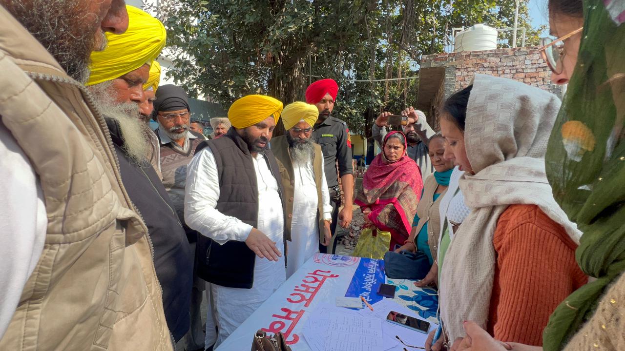 ਕੈਂਪਾਂ ਦੋਰਾਨ ਪ੍ਰਾਪਤ ਹੋਣ ਵਾਲੀਆਂ ਸ਼ਕਾਇਤਾਂ ਦਾ 100 ਫੀਸਦੀ ਕੀਤਾ ਜਾਵੇ ਨਿਪਟਾਰਾ – ਈ.ਟੀ.ਓ.