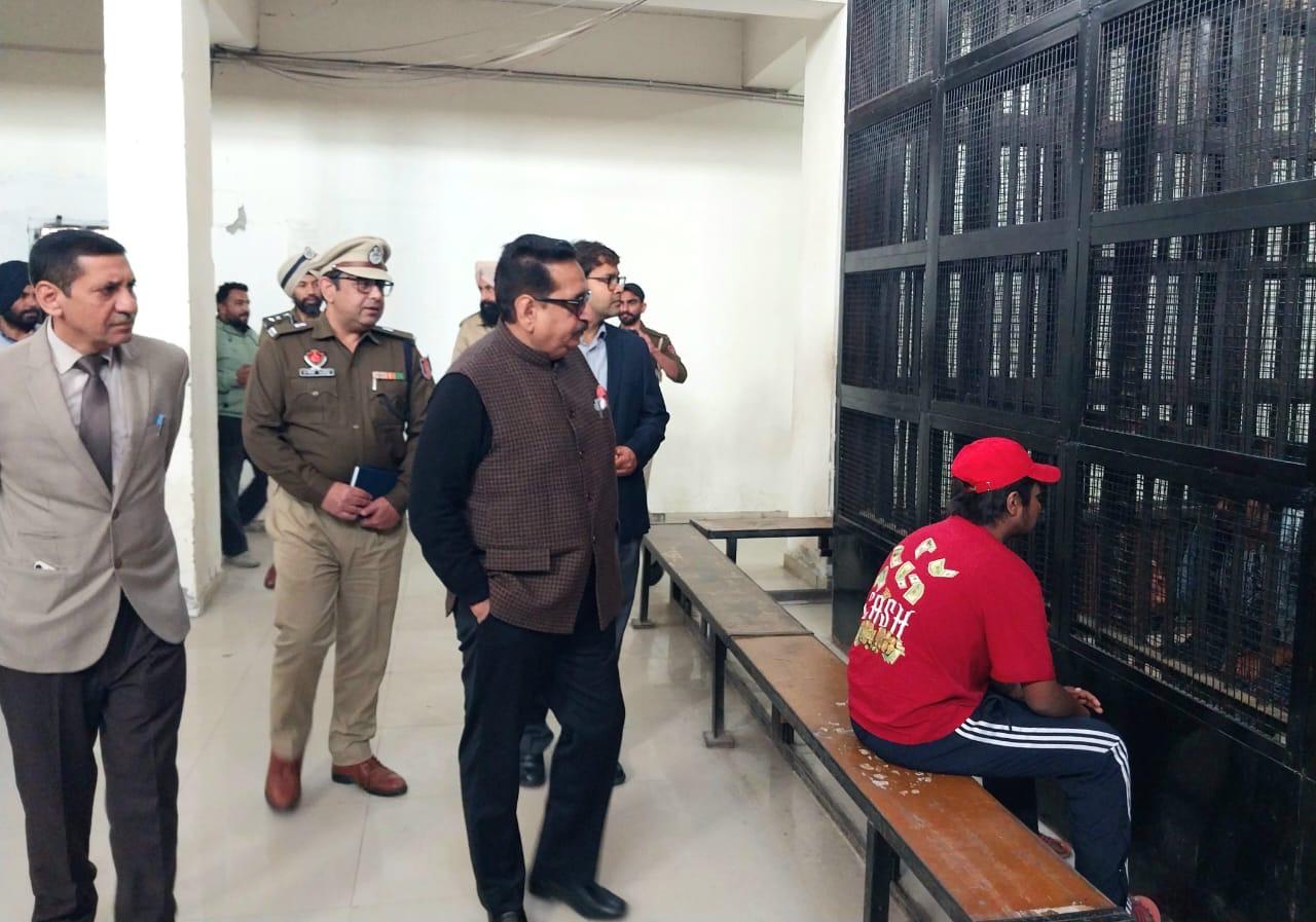 ਪੰਜਾਬ ਮਨੁੱਖੀ ਅਧਿਕਾਰ ਕਮਿਸ਼ਨ ਦੇ ਚੇਅਰਮੈਨ ਨੇ ਕੀਤਾ ਫਰੀਦਕੋਟ ਜੇਲ੍ਹ ਦਾ ਦੌਰਾ