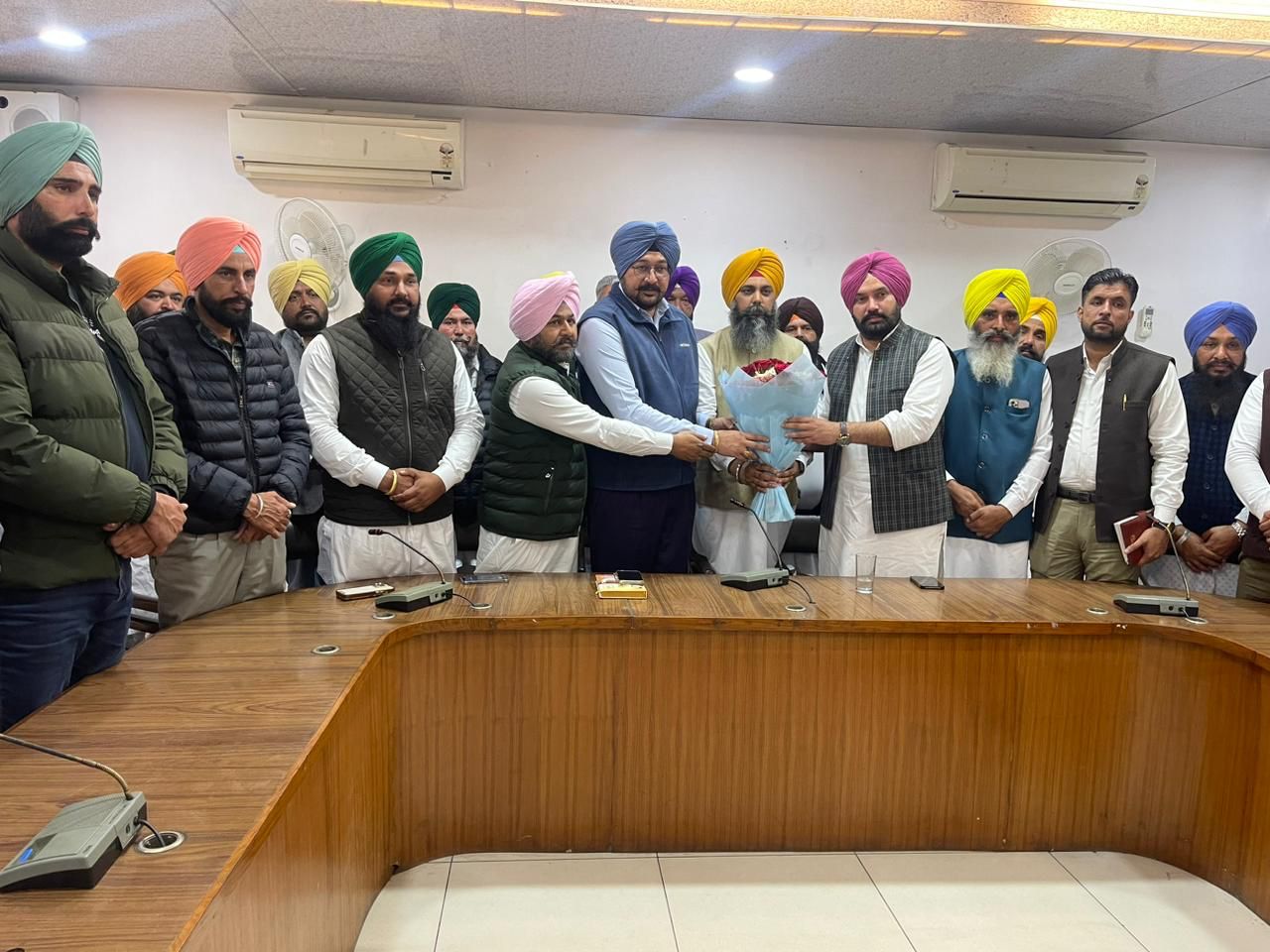 ਆਮ ਆਦਮੀ ਪਾਰਟੀ ਦੇ ਕਿਸਾਨ ਵਿੰਗ ਦੀ ਸੂਬਾ ਪੱਧਰੀ ਪਲੇਠੀ ਮੀਟਿੰਗ ਲੁਧਿਆਣਾ ’ਚ ਹੋਈ