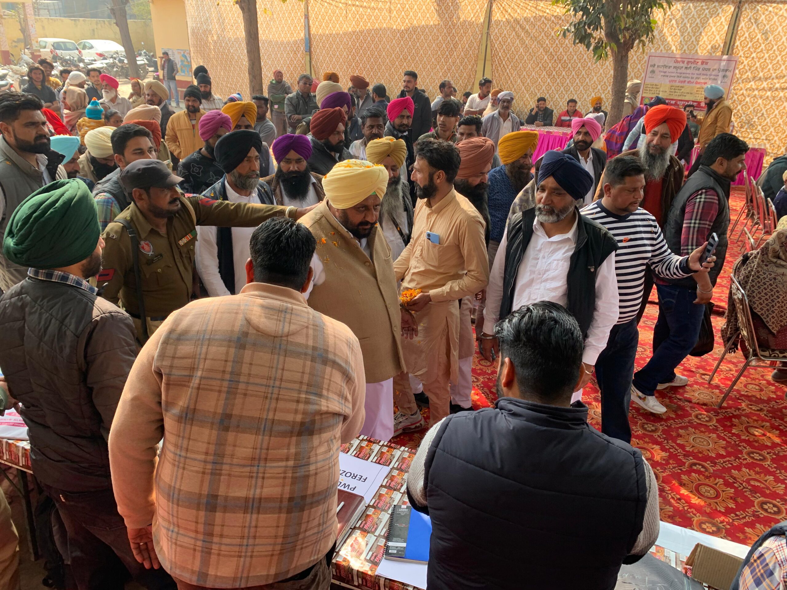 ਜ਼ਿਲ੍ਹੇ ਦੀਆਂ ਸਬ-ਡਵੀਜ਼ਨਾਂ ਵਿੱਚ ਲੱਗ ਰਹੇ ਸੁਵਿਧਾ ਕੈਂਪਾਂ ਦਾ ਲੋਕ ਲੈ ਰਹੇ ਲਾਹਾ- ਡੀ.ਸੀ.