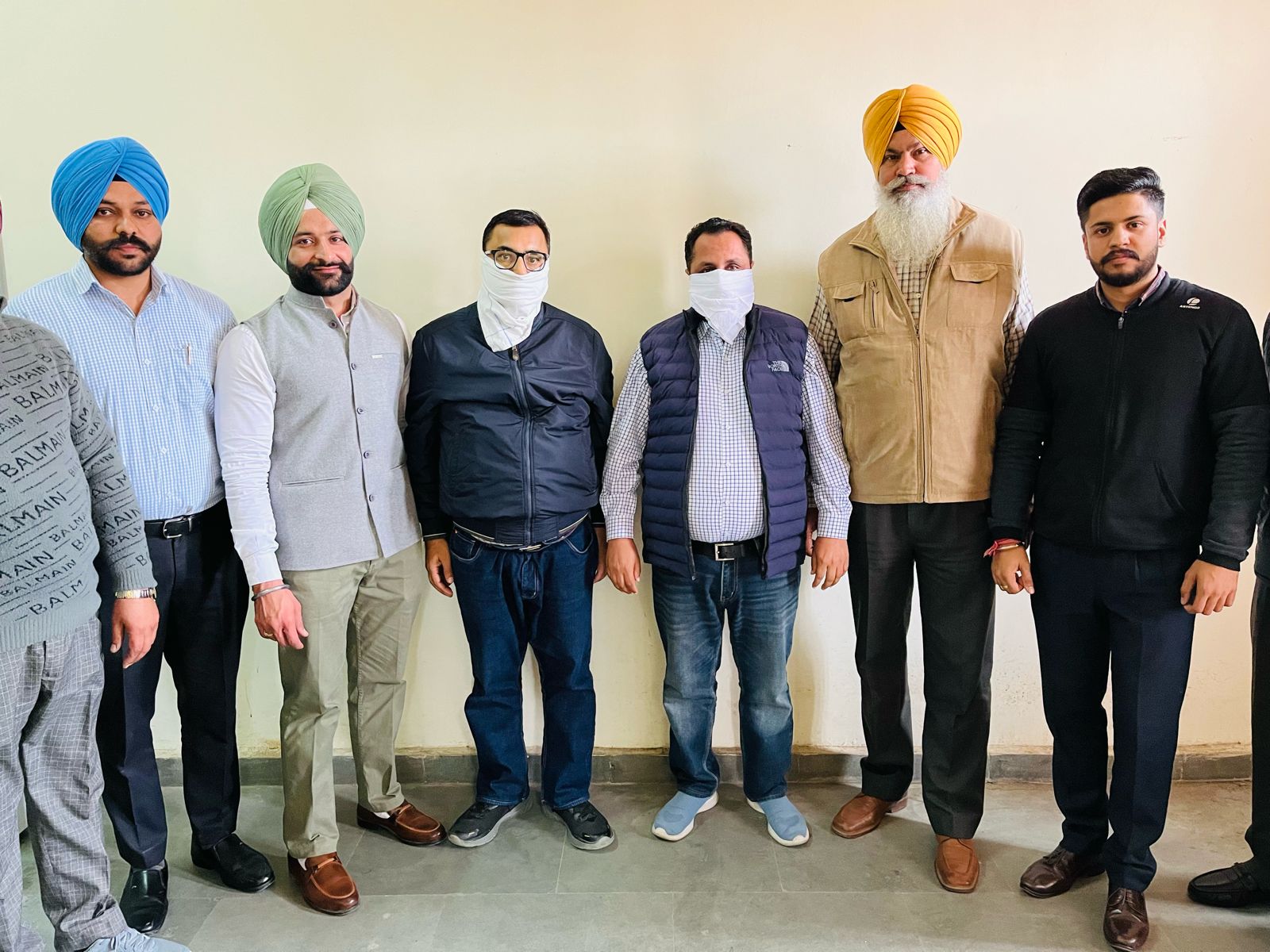 ਅੰਮ੍ਰਿਤਸਰ ਇੰਪਰੂਵਮੈਂਟ ਟਰੱਸਟ ਦਾ ਜੇਈ ਤੇ ਕਲਰਕ 50,000 ਰੁਪਏ ਰਿਸ਼ਵਤ ਲੈਂਦੇ ਵਿਜੀਲੈਂਸ ਬਿਊਰੋ ਵੱਲੋਂ ਕਾਬੂ