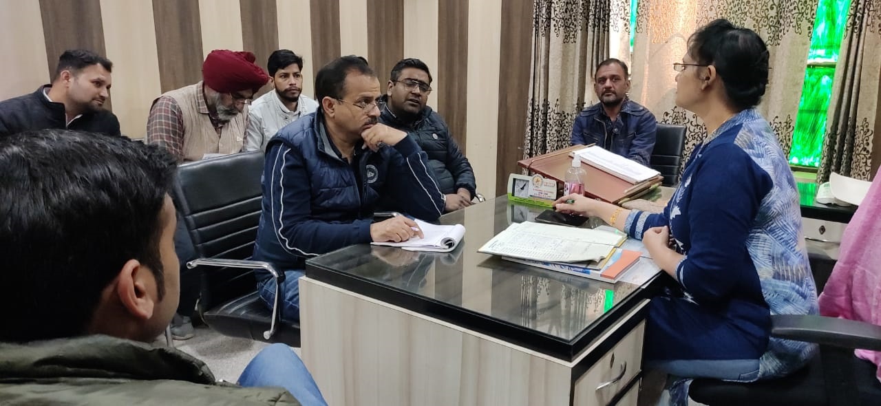 ਲੋਕਾਂ ਨੂੰ ਵਧੀਆ ਸਿਹਤ ਸਹੂਲਤਾਂ ਦੇਣ ਸਿਹਤ ਵਿਭਾਗ ਦੇ ਅਧਿਕਾਰੀ ਅਤੇ ਕਰਮਚਾਰੀ – ਡਾਕਟਰ ਕਵਿਤਾ