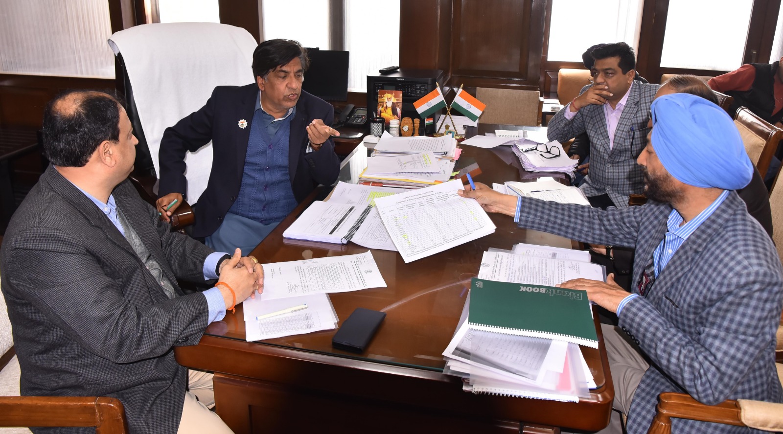 ਜਲ ਸਪਲਾਈ ਅਤੇ ਸੈਨੀਟੇਸ਼ਨ ਮੰਤਰੀ ਬ੍ਰਹਮ ਸ਼ੰਕਰ ਜਿੰਪਾ ਨੇ ਵਿਭਾਗ ਦੇ ਪ੍ਰਮੁੱਖ ਪ੍ਰਾਜੈਕਟਾਂ ਦਾ ਲਿਆ ਜਾਇਜ਼ਾ