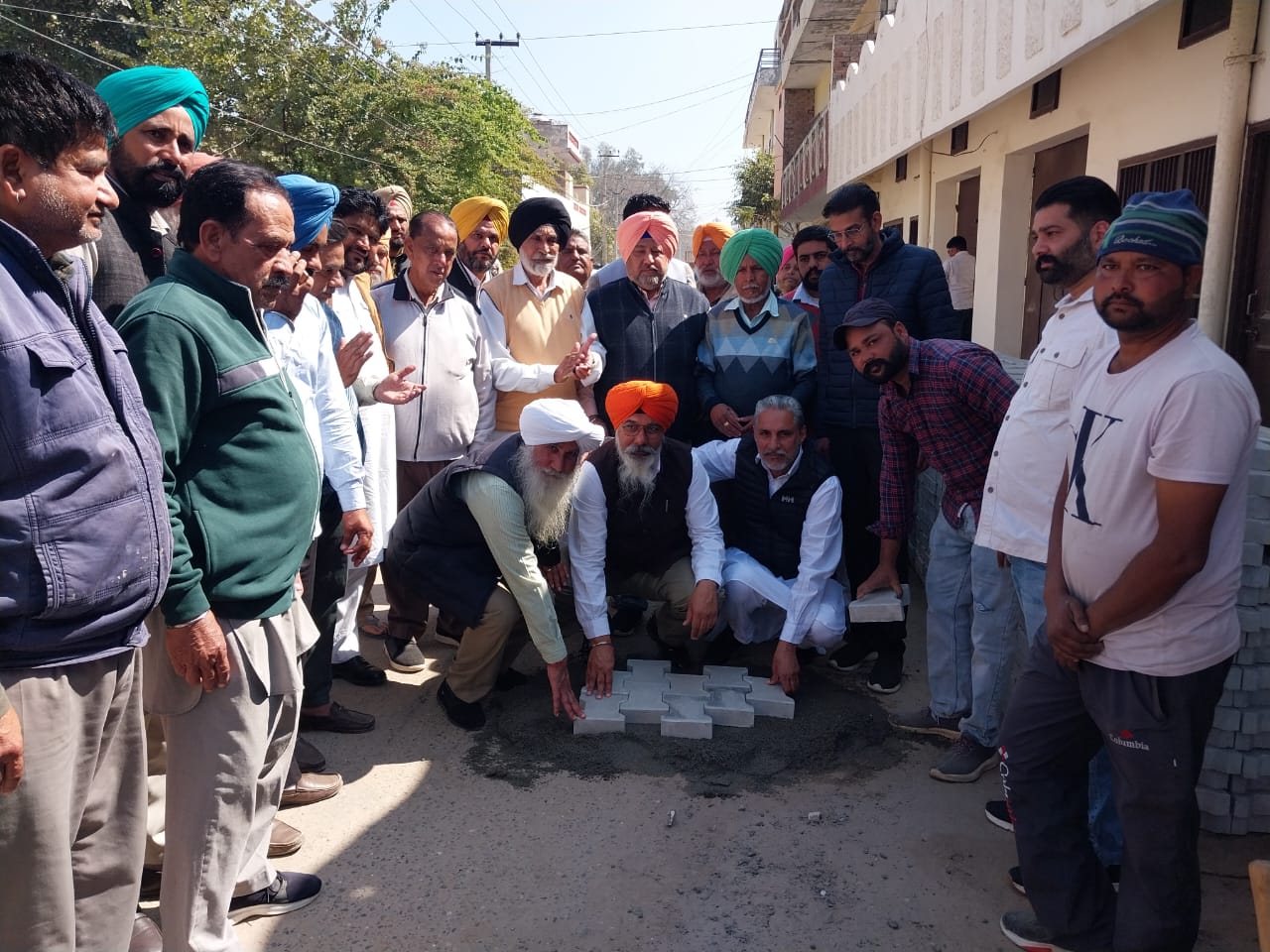 ਐਮ.ਐਲ.ਸੇਖੋਂ ਨੇ ਨਰਾਇਣ ਨਗਰ ਗਲੀ ਨੰਬਰ 1 ਫਰੀਦਕੋਟ ਦੀ ਗਲੀ ਬਣਾਉਣ ਦਾ ਕੰਮ ਸ਼ੁਰੂ ਕਰਵਾਇਆ