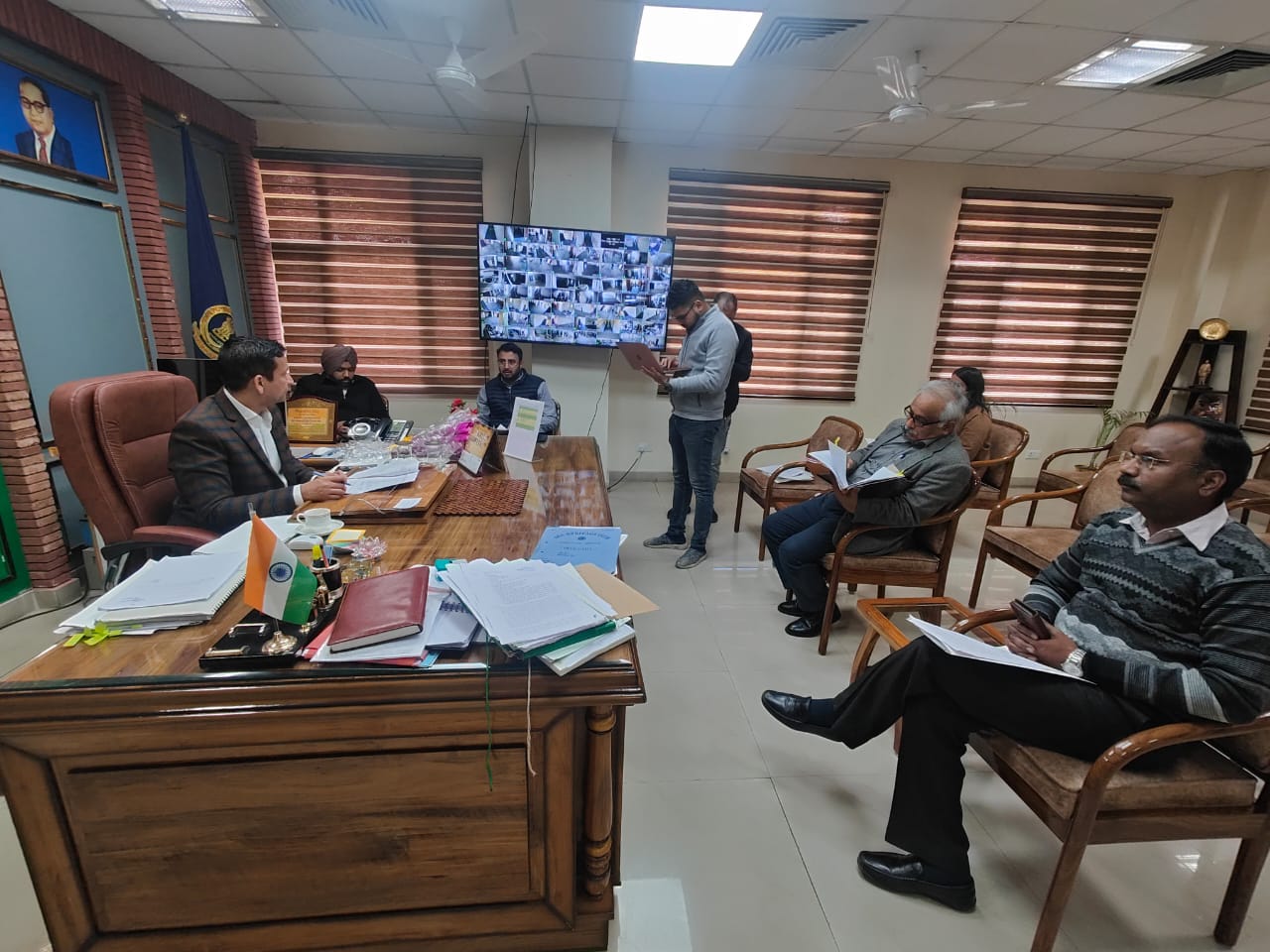 ਡਿਪਟੀ ਕਮਿਸ਼ਨਰ ਨੇ ਸਮਾਰਟ ਸਿਟੀ ਦੇ ਪ੍ਰੋਜੈਕਟਾਂ ਨੂੰ ਲੈ ਕੇ ਅਧਿਕਾਰੀਆਂ ਨਾਲ ਕੀਤੀ ਮੀਟਿੰਗ