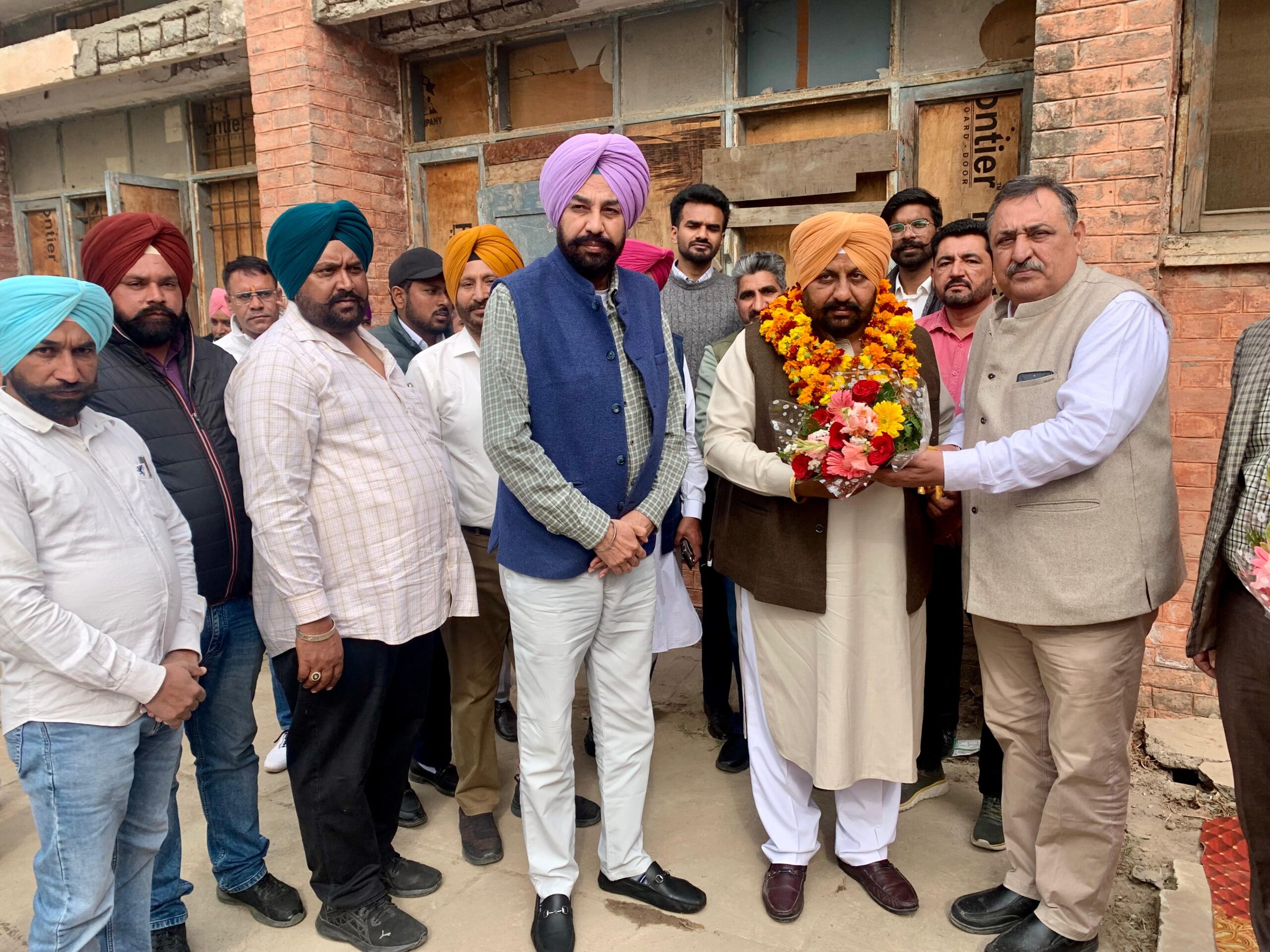 ਵਿਧਾਇਕ ਰਣਬੀਰ ਸਿੰਘ ਭੁੱਲਰ ਨੇ ਵੈਟਰਨਰੀ ਪੋਲੀਕਲੀਨਿਕ ਵਿਖੇ ਬਿਲਡਿੰਗ ਦੇ ਨਵੀਨੀਕਰਣ ਦਾ ਰੱਖਿਆ ਨੀਂਹ ਪੱਥਰ