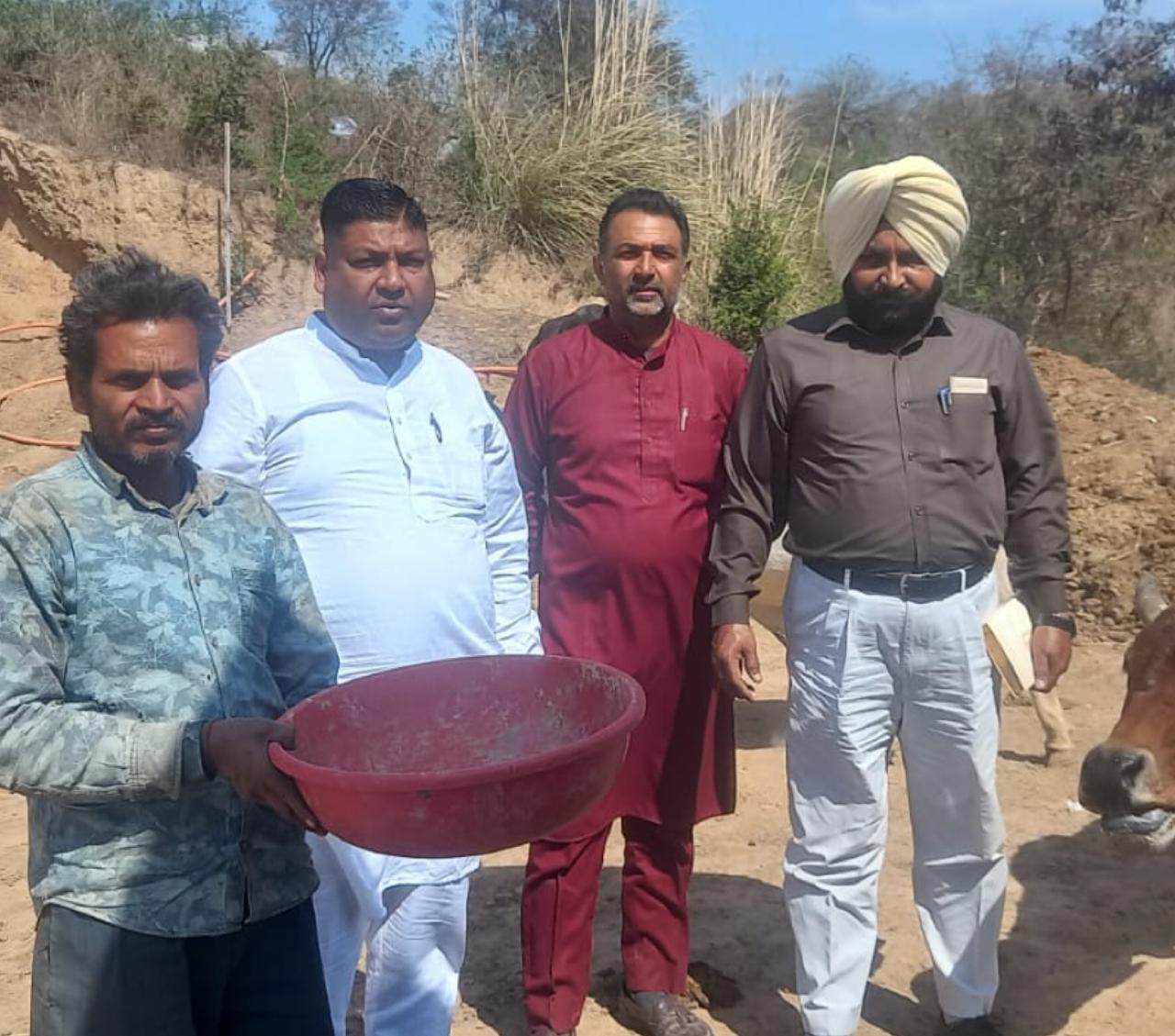 ਪੰਜਾਬ ਗਊ ਸੇਵਾ ਕਮਿਸ਼ਨ ਦੇ ਮੈਂਬਰ ਅਮਿਤ ਜੈਨ ਨੇ ਅਚਨਚੇਤ ਗਊਸ਼ਾਲਾ ਦਾ ਦੌਰਾ ਕੀਤਾ