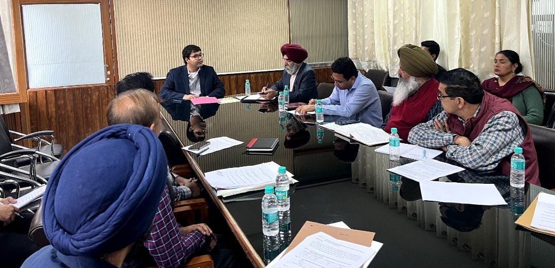 ਨਰਮੇ ਦੀ ਫਸਲ ਨੂੰ ਗੁਲਾਬੀ ਸੁੰਡੀ ਦੇ ਹਮਲੇ ਤੋਂ ਬਚਾਉਣ ਲਈ ਛਿੱਟੀਆਂ ਅਤੇ ਨਦੀਨਾਂ ਨੂੰ ਨਸ਼ਟ ਕਰਨ ਦੀ ਜ਼ਰੂਰਤ: ਡਿਪਟੀ ਕਮਿਸ਼ਨਰ