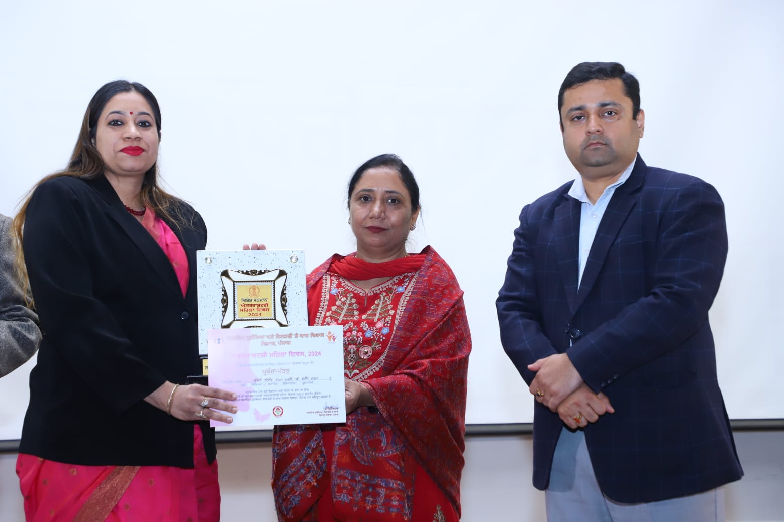 ਨੇਤਰਹੀਣ ਦਿਵਿਆਂਗਜਨਾਂ ਦੇ ਅਟੈਂਡੈਂਟਾਂ ਨੂੰ ਸਰਕਾਰੀ ਬੱਸਾਂ ਵਿੱਚ ਕਿਰਾਏ ਤੋਂ ਮਿਲੇਗੀ ਛੋਟ: ਡਾ. ਬਲਜੀਤ ਕੌਰ