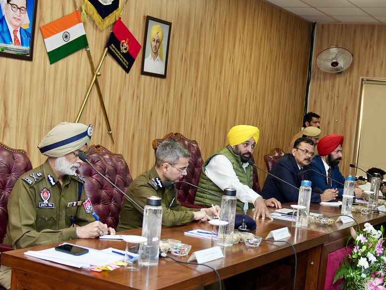 ਮੁੱਖ ਮੰਤਰੀ ਨੇ ਪੁਲਿਸ ਅਧਿਕਾਰੀਆਂ ਨੂੰ ਸੂਬੇ ਵਿੱਚ ਨਿਰਪੱਖ ਅਤੇ ਸ਼ਾਂਤਮਈ ਚੋਣਾਂ ਲਈ ਪੁਖਤਾ ਬੰਦੋਬਸਤ ਕਰਨ ਲਈ ਆਖਿਆ