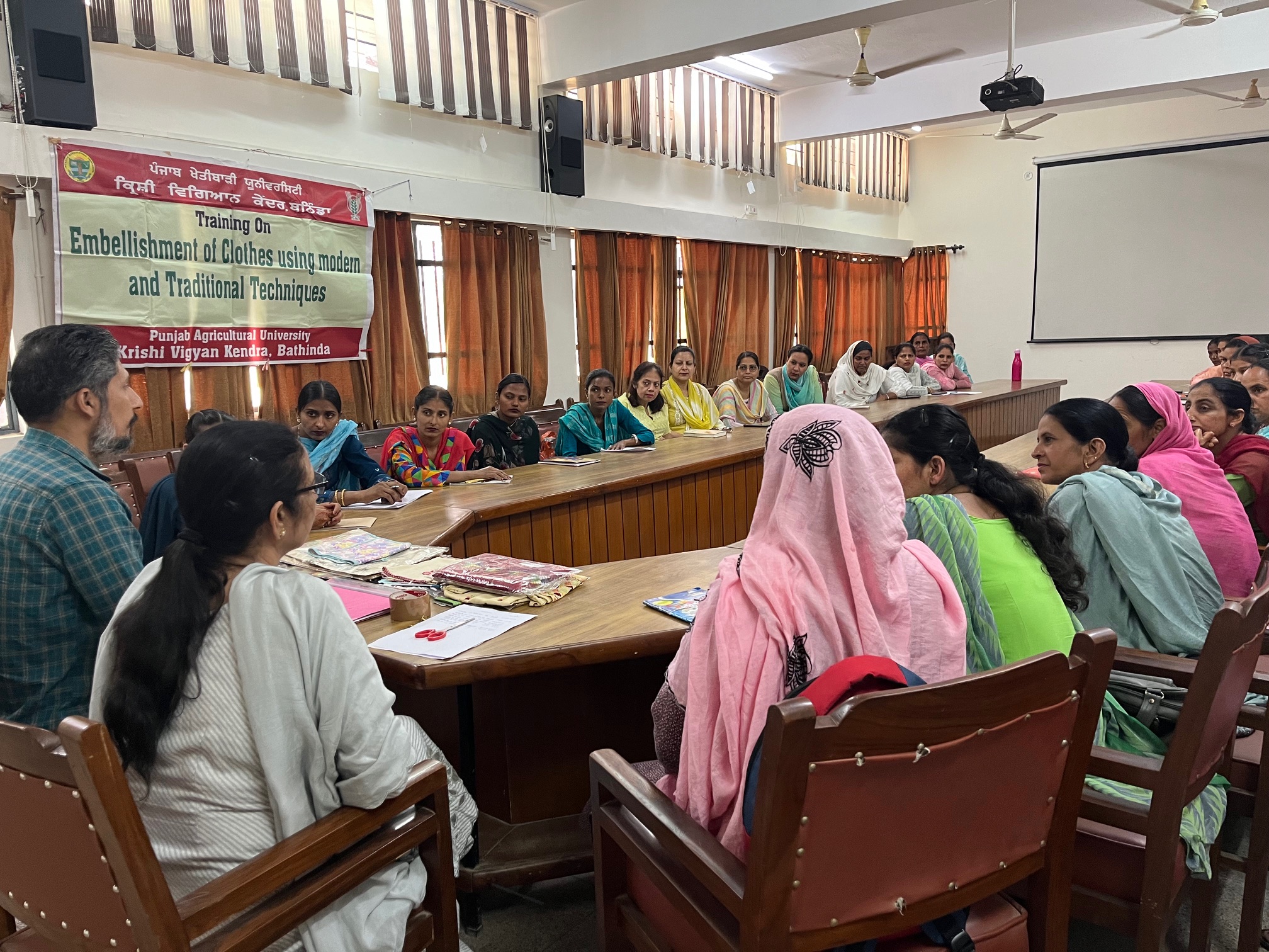 ਕ੍ਰਿਸ਼ੀ ਵਿਗਿਆਨ ਕੇਂਦਰ ਵੱਲੋਂ ਬੀਬੀਆਂ ਲਈ ਕਿੱਤਾ-ਮੁਖੀ ਕੋਰਸ ਆਯੋਜਿਤ