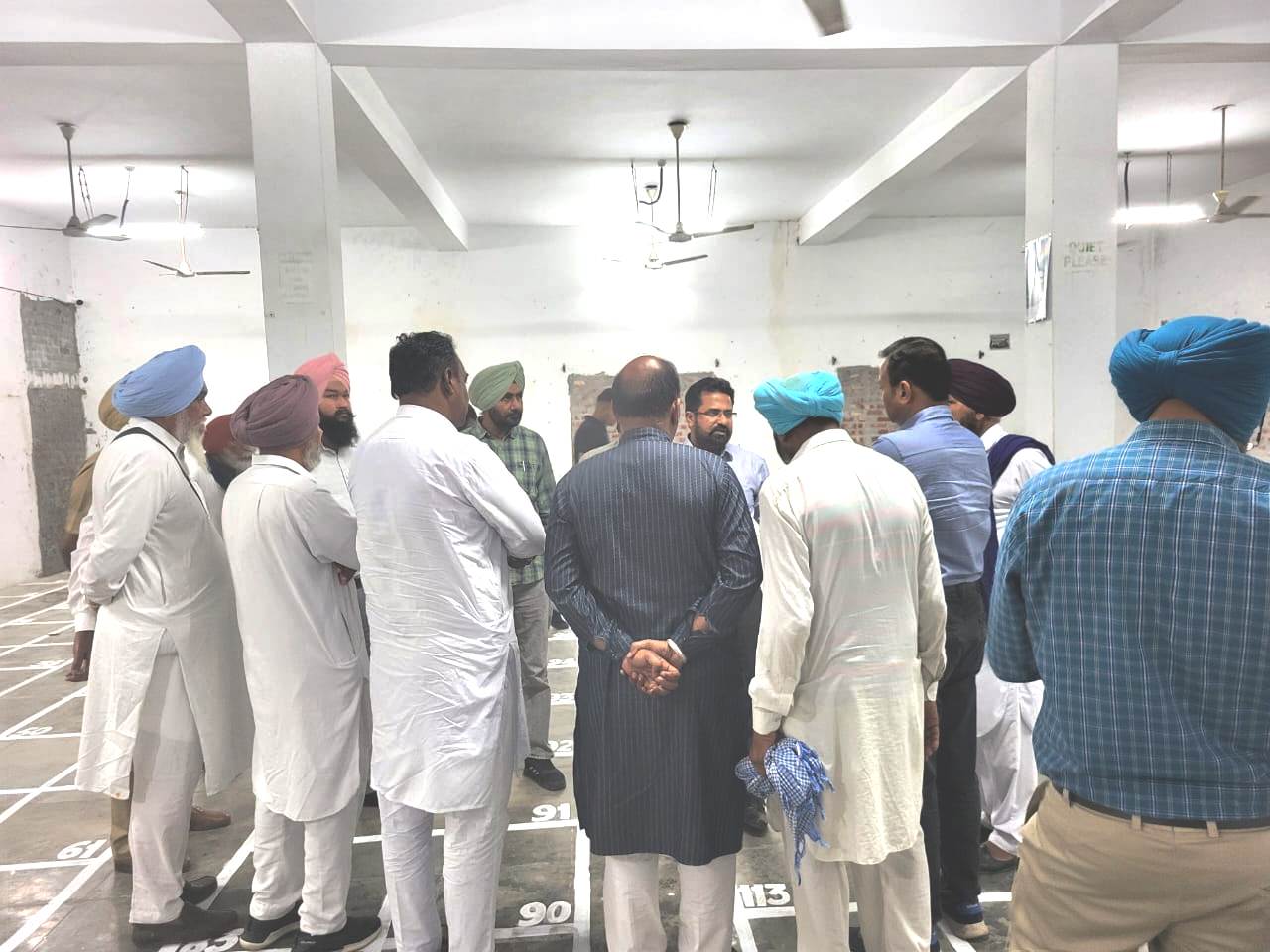 ਸਿਆਸੀ ਪਾਰਟੀਆਂ ਦੇ ਨੁਮਾਇੰਦਿਆਂ ਨਾਲ ਮੀਟਿੰਗ ਦੌਰਾਨ ਕਰਵਾਈ ਗਈ ਜਾਣਕਾਰੀ ਮੁਹੱਈਆ