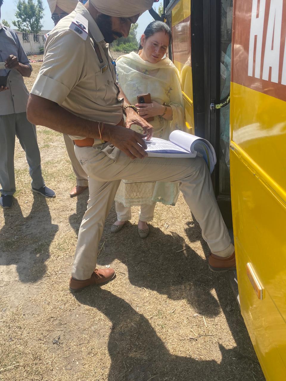 ਬਲਾਕ ਜਲਾਲਾਬਾਦ ਵਿਖੇ 70 ਸਕੂਲੀ ਵੈਨਾਂ ਦੀ ਚੈਕਿੰਗ, 7 ਸਕੂਲੀ ਵੈਨਾਂ ਦੇ ਚਲਾਨ