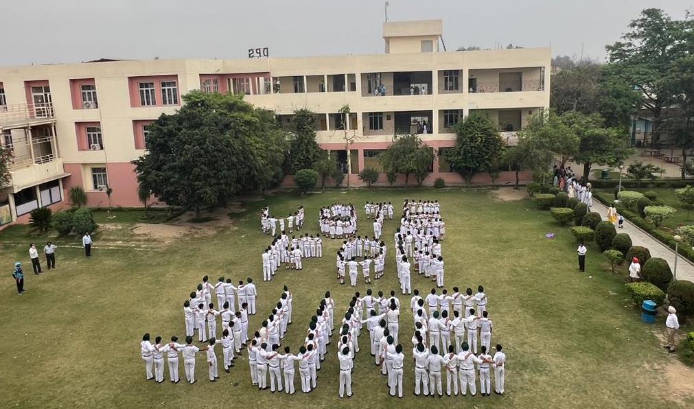 ਵਿਦਿਆਰਥੀਆਂ ਨੇ ਬਣਾਈ ਵੋਟਰ ਜਾਗਰੂਕਤਾ ਹਿਊਮਨ ਚੇਨ