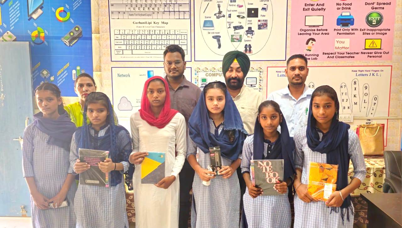 ਸਵੀਪ ਜਾਗਰੂਕਤਾ ਮੁਹਿੰਮ ਤਹਿਤ ਸਰਕਾਰੀ ਸੀਨੀਅਰ ਸੈਕੰਡਰੀ ਸਕੂਲ ਸਰਦੂਲਗੜ੍ਹ (ਕੁੜੀਆਂ) ਵਿਖੇ ਪੋਸਟਰ, ਸਲੋਗਨ ਅਤੇ ਕੁਇੱਜ਼ ਮੁਕਾਬਲੇ ਕਰਵਾਏ