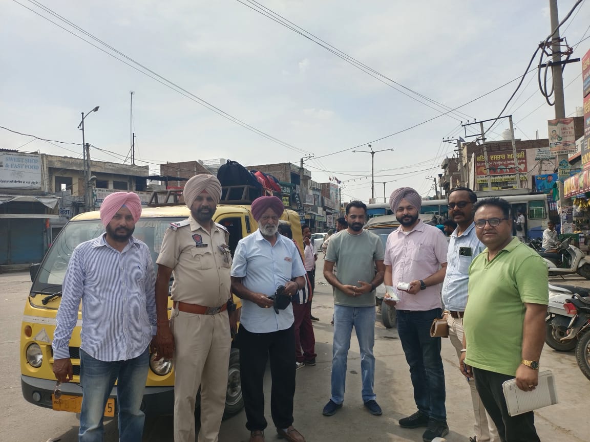 ਸੇਫ ਸਕੂਲ ਵਾਹਨ ਪਾਲਿਸੀ ਦੀ ਉਲੰਘਣਾਂ ਕਰਨ ਵਾਲੀਆਂ 09 ਸਕੂਲੀ ਬੱਸਾਂ ਦੇ ਚਲਾਣ