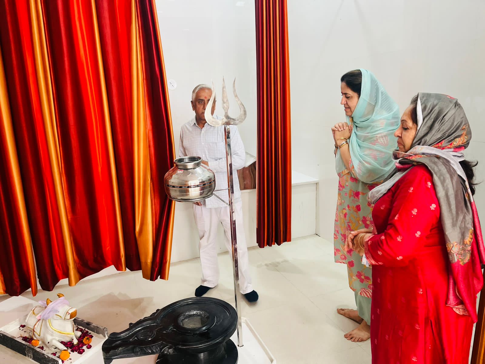 ਨੰਦੀ ਸ਼ਾਲਾ ਦੇ ਸ਼ਿਵ ਮੰਦਿਰ ਵਿਖੇ ਡਿਪਟੀ ਕਮਿਸ਼ਨਰ ਨੇ ਕੀਤੀ ਪੂਜਾ