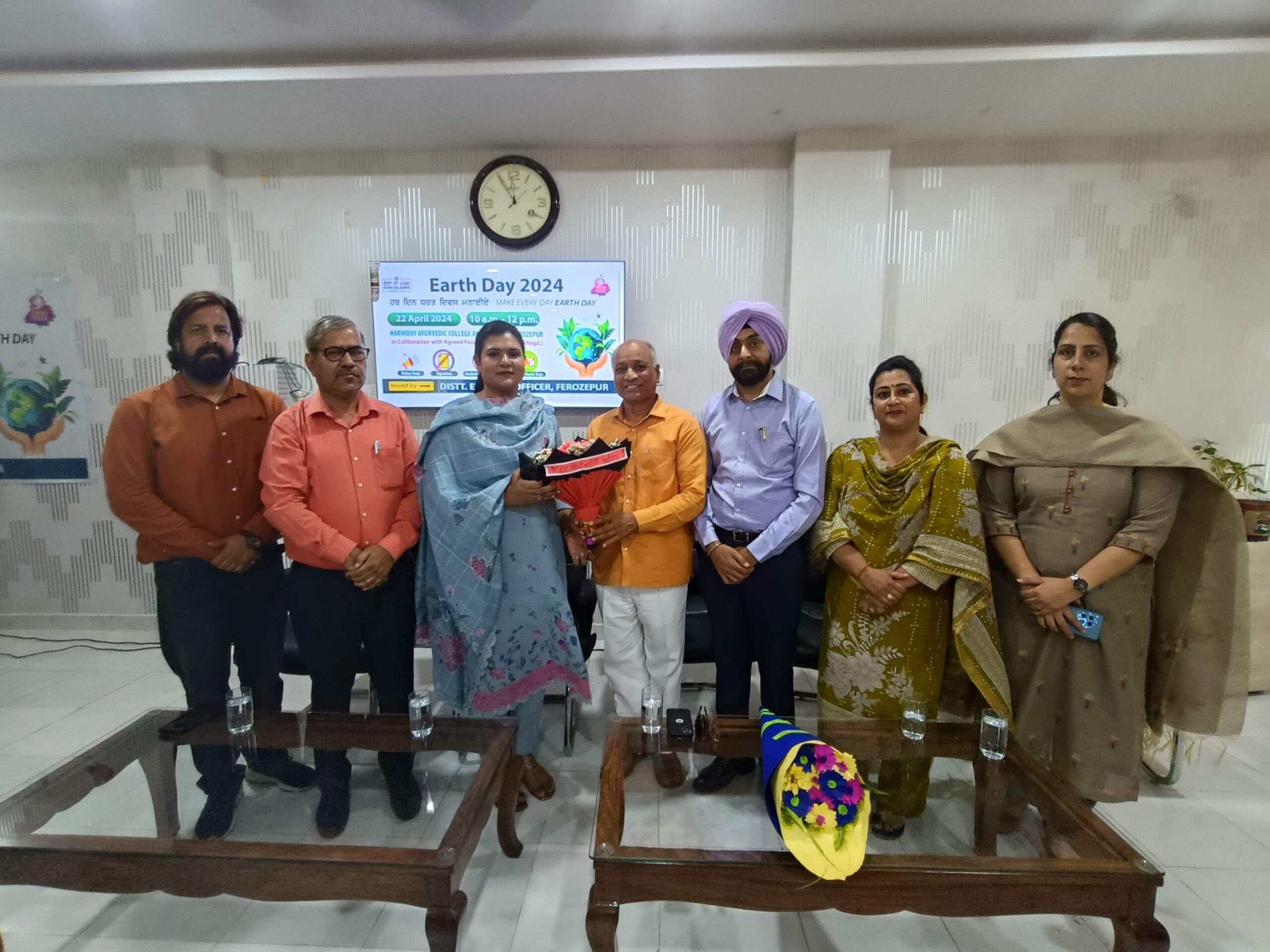 ਸਵੀਪ ਟੀਮ ਵੱਲੋਂ ਵਿਸ਼ਵ ਧਰਤ ਦਿਵਸ ਮੌਕੇ ਵਾਤਾਵਰਨ ਸੰਭਾਲ ਅਤੇ ਵੋਟਰ ਜਾਗਰੂਕਤਾ ਸਮਾਗਮ ਆਯੋਜਿਤ