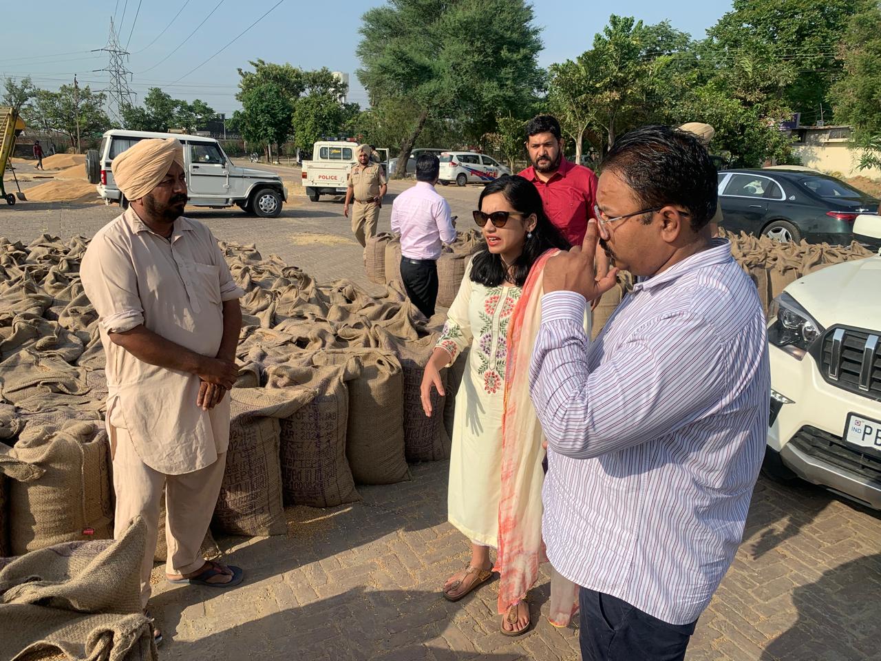 ਡਿਪਟੀ ਕਮਿਸ਼ਨਰ ਵੱਲੋਂ ਕਣਕ ਦੀ ਖਰੀਦ ਦਾ ਜਾਇਜ਼ਾ ਲੈਣ ਲਈ ਲਲਤੋਂ ਅਤੇ ਜੋਧਾਂ ਦੀਆਂ ਅਨਾਜ ਮੰਡੀਆਂ ਦਾ ਦੌਰਾ