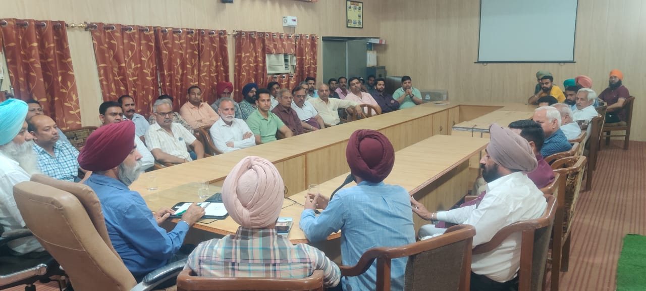 ਖੇਤੀ ਸਮੱਗਰੀ ਵਿਕ੍ਰੇਤਾ, ਕਿਸਾਨਾਂ ਨੂੰ ਨਰਮੇ ਦੇ ਬੀਜ ਦੀ ਵਿਕਰੀ ਉਪਰੰਤ ਬਿੱਲ ਦੇਣਾ ਯਕੀਨੀ ਬਨਾਉਣ : ਮੁੱਖ ਖੇਤੀਬਾੜੀ ਅਫਸਰ