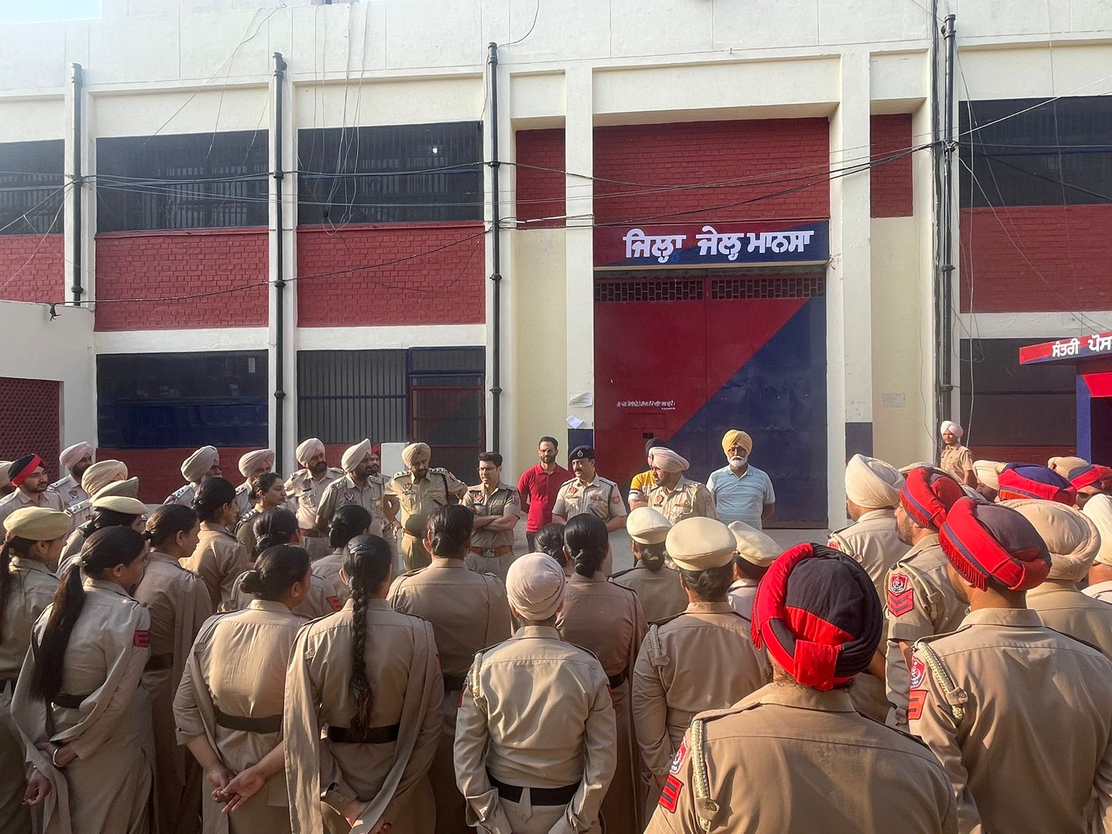 ਲੋਕ ਸਭਾ ਚੋਣਾਂ ਦੇ ਮੱਦੇਨਜ਼ਰ ਮਾਨਸਾ ਪੁਲਿਸ ਵੱਲੋਂ ਜ਼ਿਲ੍ਹਾ ਜੇਲ੍ਹ ਦੀ ਅਚਨਚੇਤ ਚੈਕਿੰਗ