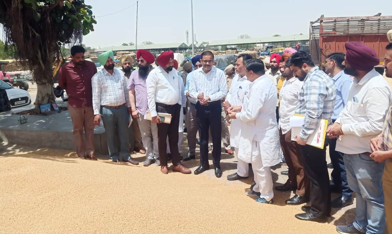 ਖ੍ਰੀਦ ਪ੍ਰਬੰਧਾਂ ਦਾ ਜਾਇਜਾ ਲੈਣ ਲਈ ਪ੍ਰੁਮੁੱਖ ਸਕੱਤਰ ਡੀ.ਕੇ. ਤਿਵਾੜੀ  ਵੱਲੋਂ ਮੋਗਾ ਮੰਡੀ ਦਾ ਦੌਰਾ