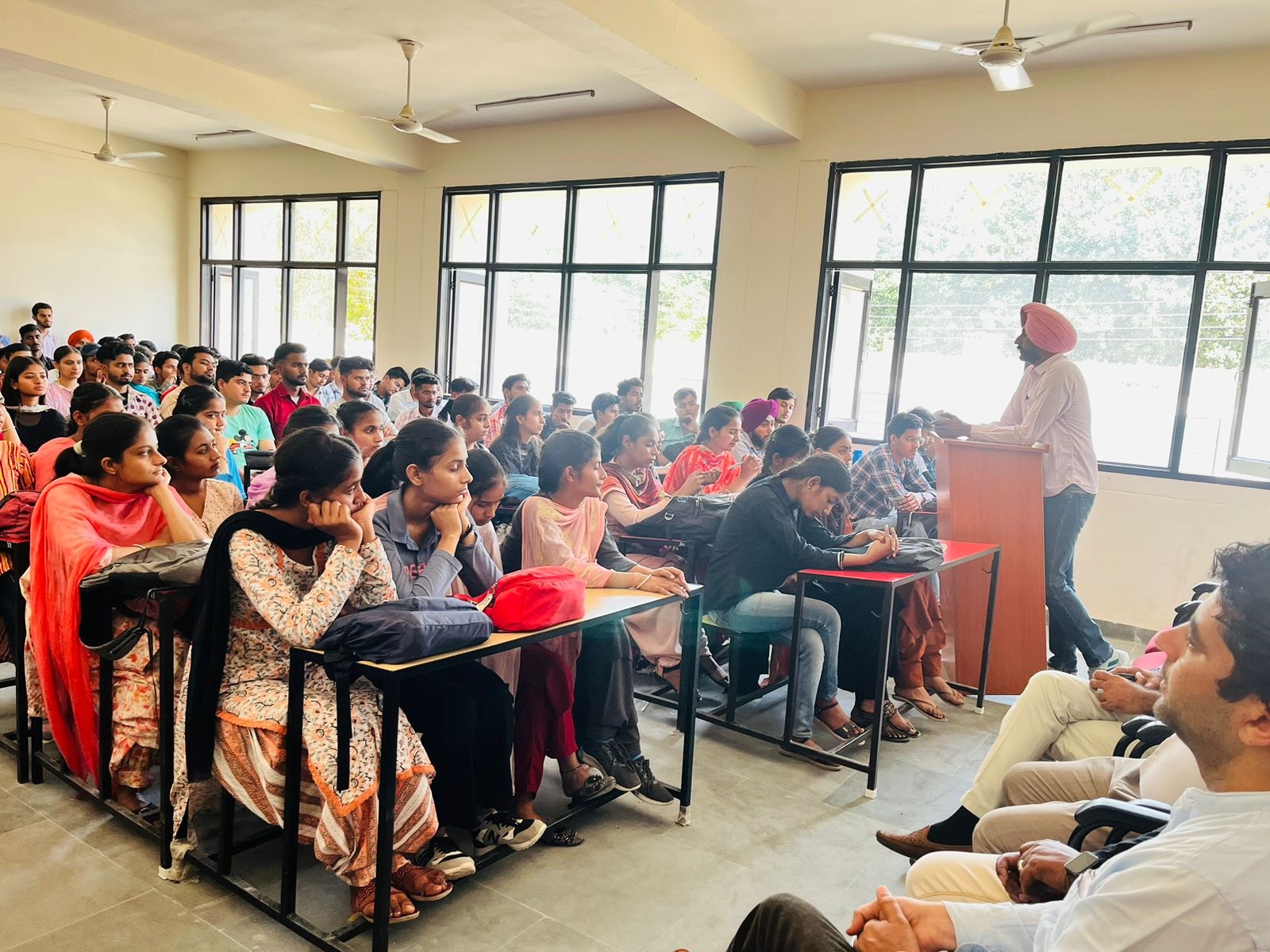 ਲੋਕ ਸਭਾ ਚੋਣਾਂ ਵਿੱਚ ਆਪਣੀ ਵੋਟ ਦੀ ਵਰਤੋਂ ਸੁਤੰਤਰ ਅਤੇ ਨਿਰਪੱਖ ਹੋ ਕੇ ਕਰਨ ਸਬੰਧੀ ਕੀਤਾ ਜਾਗਰੂਕ