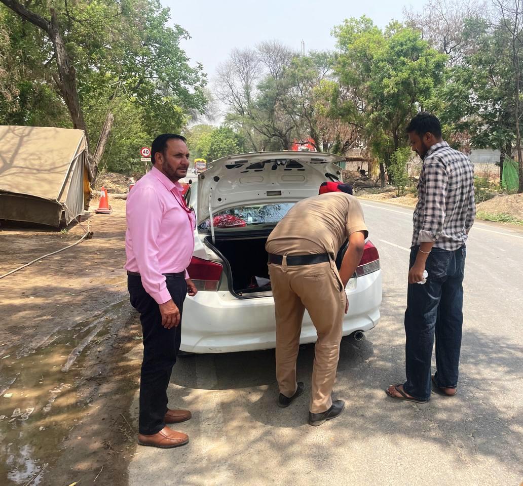 ਐਫ.ਐਸ.ਟੀ ਤੇ ਐਸ.ਐਸ.ਟੀ ਟੀਮਾਂ ਵੱਲੋਂ ਵਾਹਨਾਂ ਦੀ ਲਗਾਤਾਰ ਚੈਕਿੰਗ ਜਾਰੀ