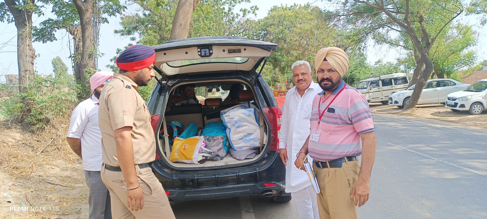 ਐਫ.ਐਸ.ਟੀ ਤੇ ਐਸ.ਐਸ.ਟੀ ਟੀਮਾਂ ਵੱਲੋਂ ਵਾਹਨਾਂ ਦੀ ਚੈਕਿੰਗ ਜਾਰੀ
