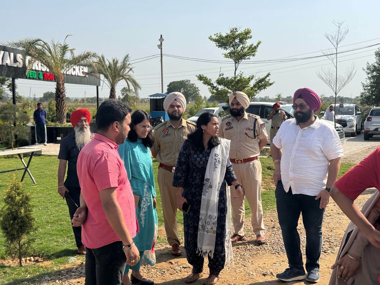 ਜ਼ਿਲ੍ਹਾ ਚੋਣ ਅਫ਼ਸਰ ਸਾਕਸ਼ੀ ਸਾਹਨੀ ਵੱਲੋਂ ਜਗਰਾਉਂ ‘ਚ ਐਸ.ਐਸ.ਟੀ. ਦੇ ਨਾਕਿਆਂ ਦੀ ਚੈਕਿੰਗ
