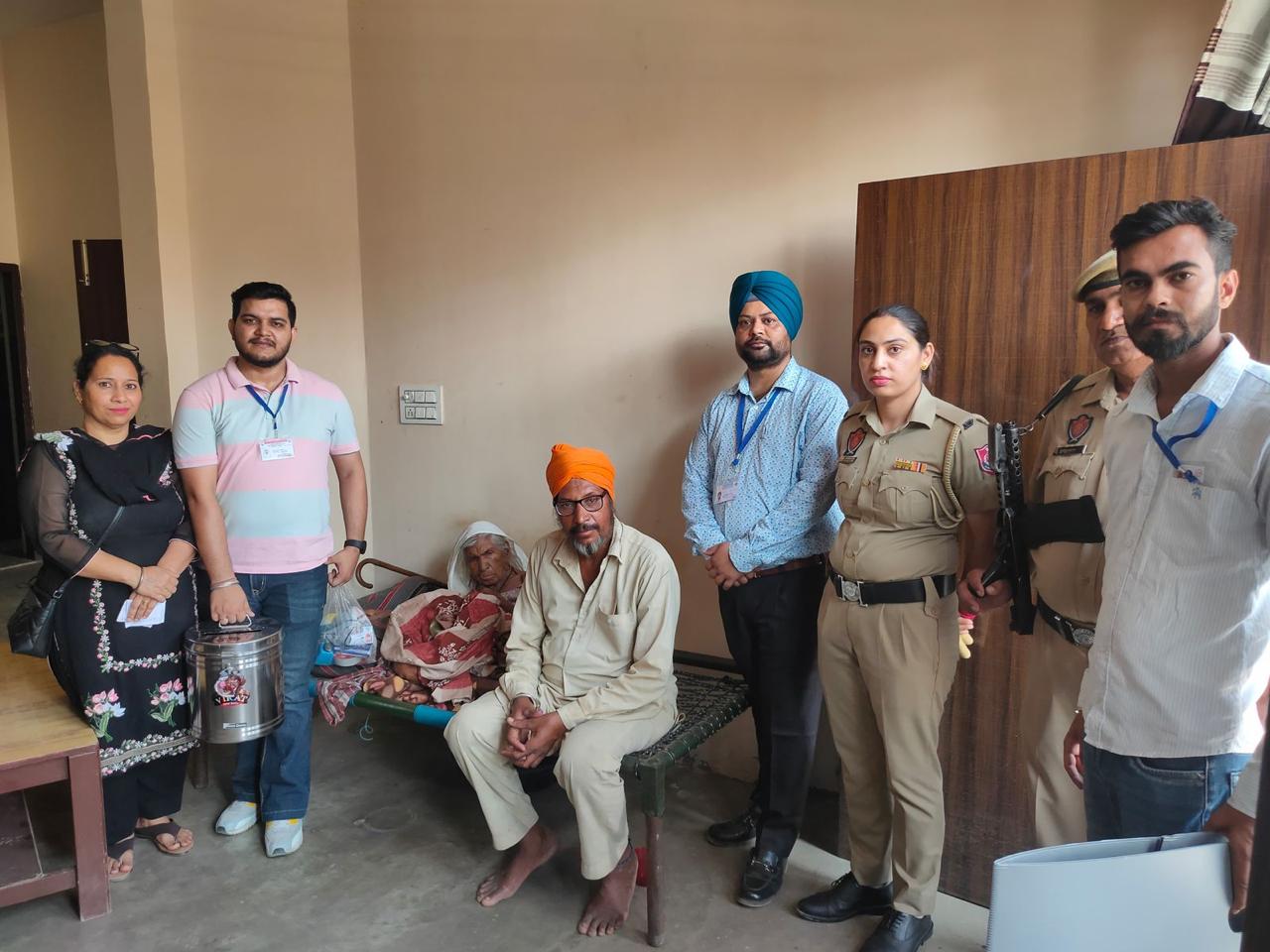 ਡੇਰਾਬੱਸੀ ਵਿਧਾਨ ਸਭਾ ਹਲਕੇ ਚ ਦਿਵਿਆਂਗ ਅਤੇ 85 ਸਾਲ ਤੋਂ ਅਧਿਕ ਉਮਰ ਦੇ 43 ਵੋਟਰਾਂ ਨੇ ਘਰ ਤੋਂ ਵੋਟ ਪਾਈ