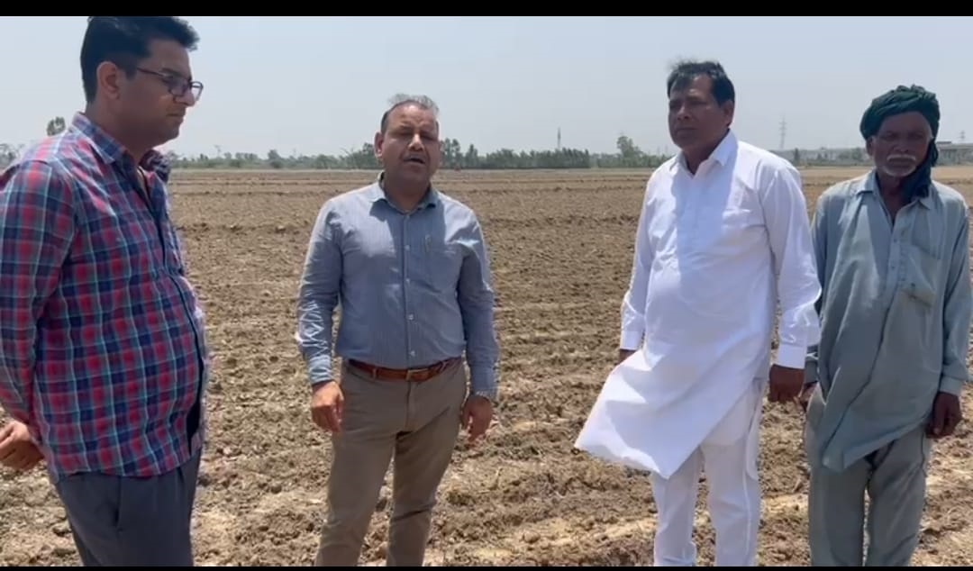 ਫਸਲ ਦੀ ਰਹਿੰਦ ਖੂੰਦ ਨੂੰ ਬਿਨਾਂ ਸਾੜੇ ਆਪਣੀ 25 ਕਿੱਲੇ ਜਮੀਨ ਵਿੱਚ ਨਰਮੇ ਦੀ ਕਾਸਤ ਕਰਕੇ ਵੱਧ ਮੁਨਾਫਾ ਕਮਾ ਰਿਹਾ ਹੈ ਜ਼ਿਲ੍ਹੇ ਦਾ ਅਗਾਹ ਵਧੂ ਕਿਸਾਨ ਅਸ਼ੋਕ ਕੁਮਾਰ