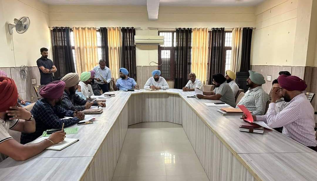 ਵਿਕਾਸ ਕਾਰਜਾਂ ਨੂੰ ਸਮਾਂਬੱਧ ਅਤੇ ਪਾਰਦਰਸ਼ਤਾ ਨਾਲ ਨੇਪਰੇ ਚਾੜ੍ਹਨ ਅਧਿਕਾਰੀ-ਵਿਧਾਇਕ ਬੁੱਧ ਰਾਮ