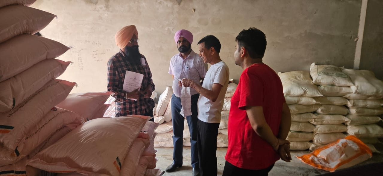 ਖੇਤੀਬਾੜੀ ਵਿਭਾਗ ਵੱਲੋਂ ਜ਼ਿਲ੍ਹੇ ਦੀਆਂ ਕੋ-ਆਪਰੇਟਿਵ ਸੁਸਾਇਟੀਆਂ ਅਤੇ ਫਰਮਾਂ ਦੀ ਕੀਤੀ ਅਚਨਚੇਤ ਚੈਕਿੰਗ