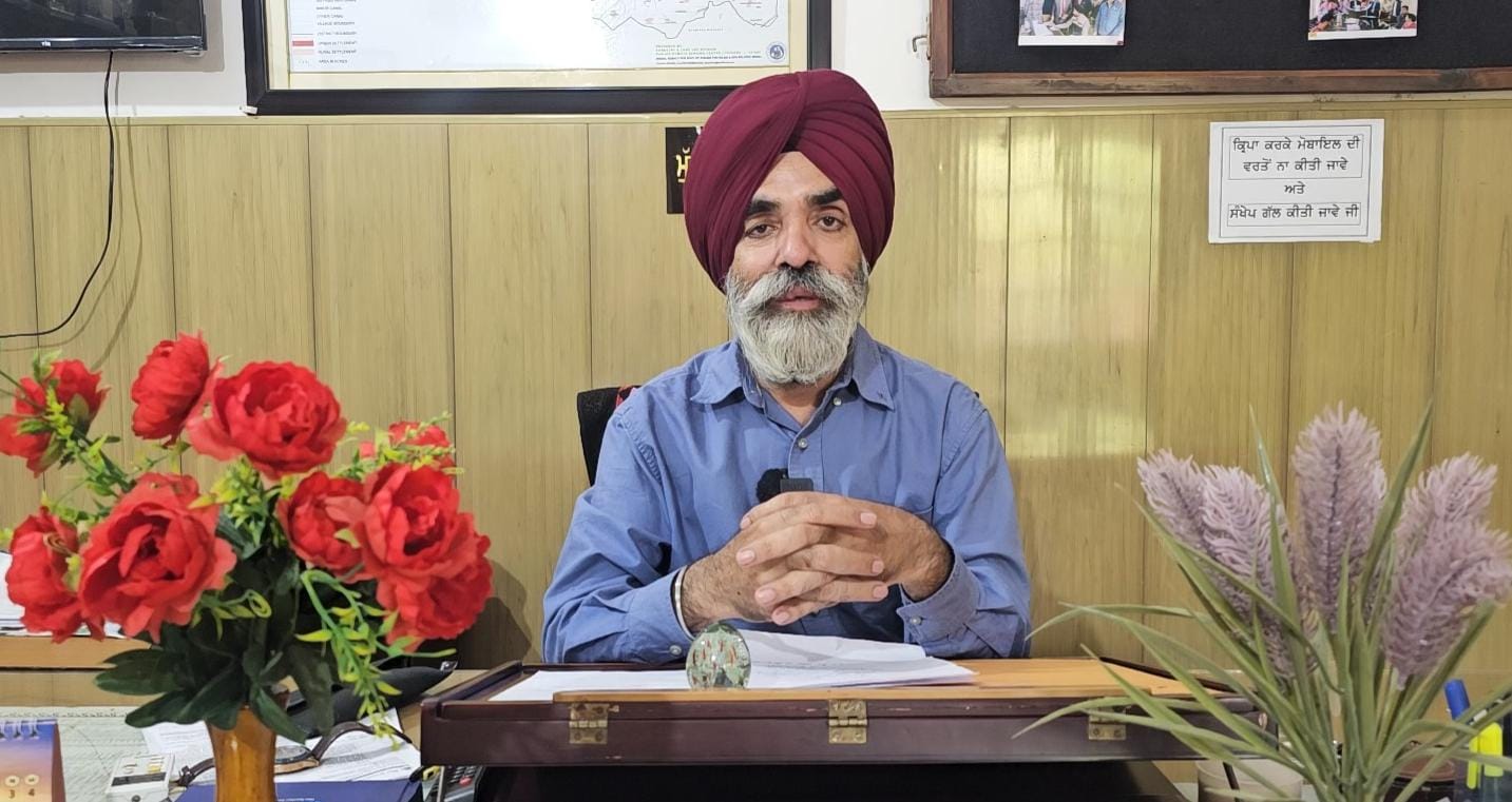 ਹਲਕੀਆਂ ਜ਼ਮੀਨਾਂ ਵਿੱਚ ਬਿਜਾਈ ਕੀਤੀ ਝੋਨੇ ਦੀ ਪਨੀਰੀ ਵਿੱਚ ਲੋਹੇ ਦੀ ਘਾਟ ਦੀ ਪੂਰਤੀ ਲਈ ਕੇਵਲ ਛਿੜਕਾਅ ਕੀਤਾ ਜਾਵੇ:ਡਾ.ਅਮਰੀਕ ਸਿੰਘ