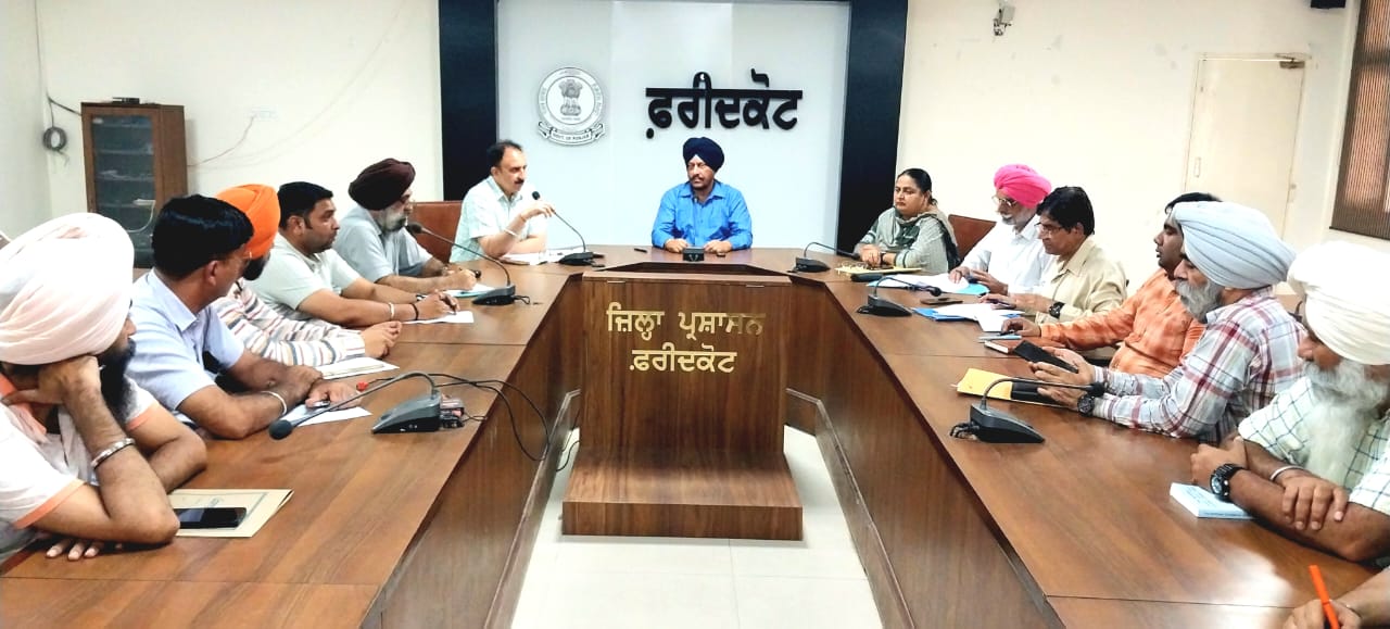 ਢਾਈ ਲੱਖ ਬੂਟੇ ਲਗਾਉਣ ਦਾ ਟੀਚਾ ਹਰ ਹੀਲੇ ਕੀਤਾ ਜਾਵੇਗਾ ਪੂਰਾ- ਏਡੀਸੀ ਨਰਭਿੰਦਰ ਸਿੰਘ ਗਰੇਵਾਲ