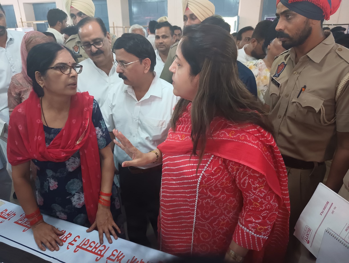 ਲੋਕਾਂ ਨੂੰ ਉਨ੍ਹਾਂ ਦੀਆਂ ਬਰੂਹਾਂ ਤੇ ਮਿਲਣਗੀਆਂ ਸਰਕਾਰੀ ਸੇਵਾਵਾਂ-ਡਿਪਟੀ ਕਮਿਸ਼ਨਰ
