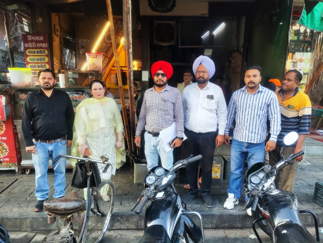 ਚਾਇਲਡ ਲੇਬਰ ਟਾਸਕ ਫੋਰਸ ਕਮੇਟੀ ਵੱਲੋਂ ਅਬੋਹਰ ਅਤੇ ਜਲਾਲਾਬਾਦ ਸ਼ਹਿਰ ਦੀਆਂ ਵੱਖ-ਵੱਖ ਦੁਕਾਨਾਂ ਦੀ ਚੈਕਿੰਗ