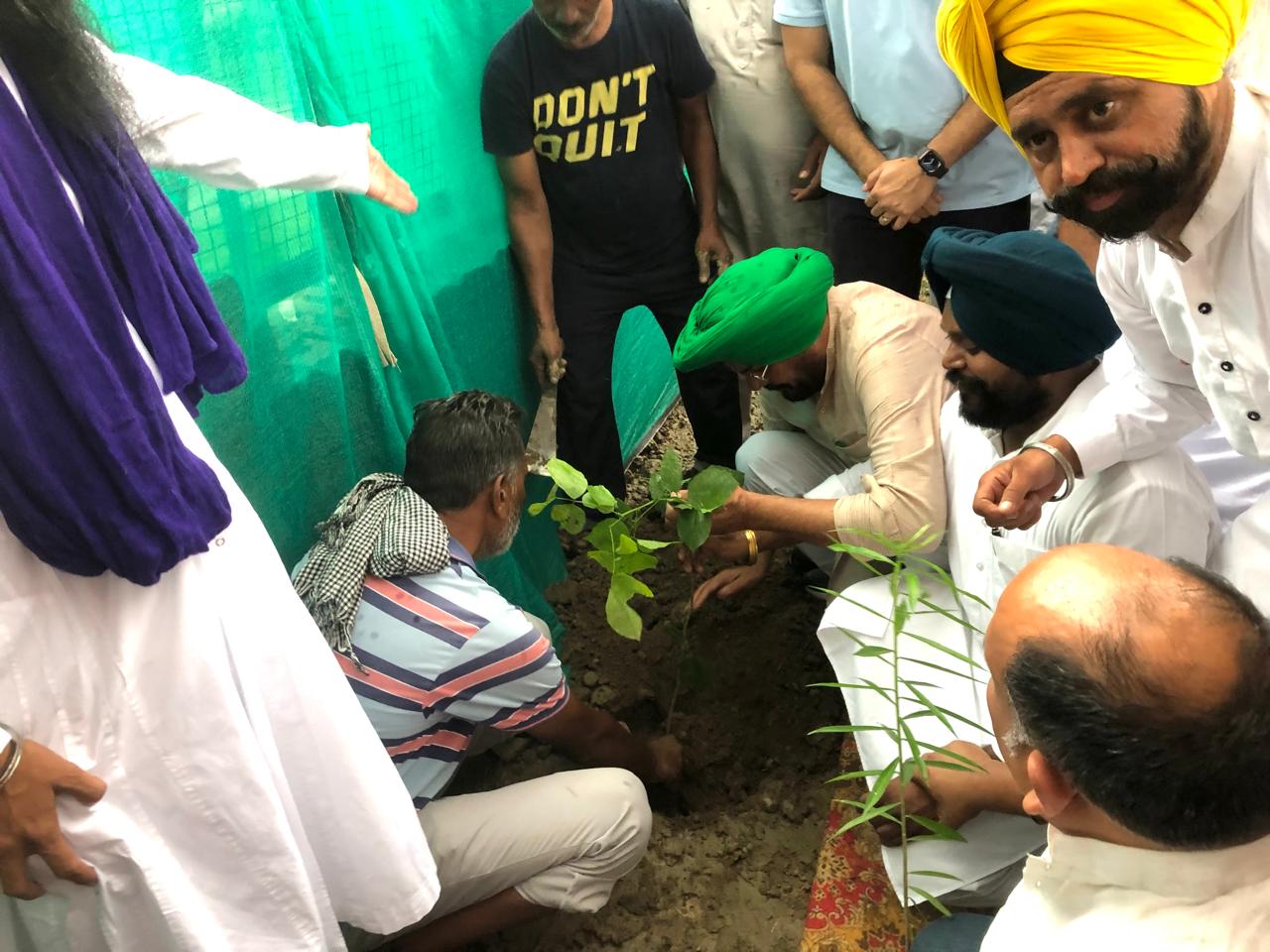 ਵਾਤਾਵਰਨ ਦੀ ਸੰਭਾਲ ਲਈ ਵੱਧ ਤੋਂ ਵੱਧ ਬੂਟੇ ਲਗਾਓ – ਧਾਲੀਵਾਲ