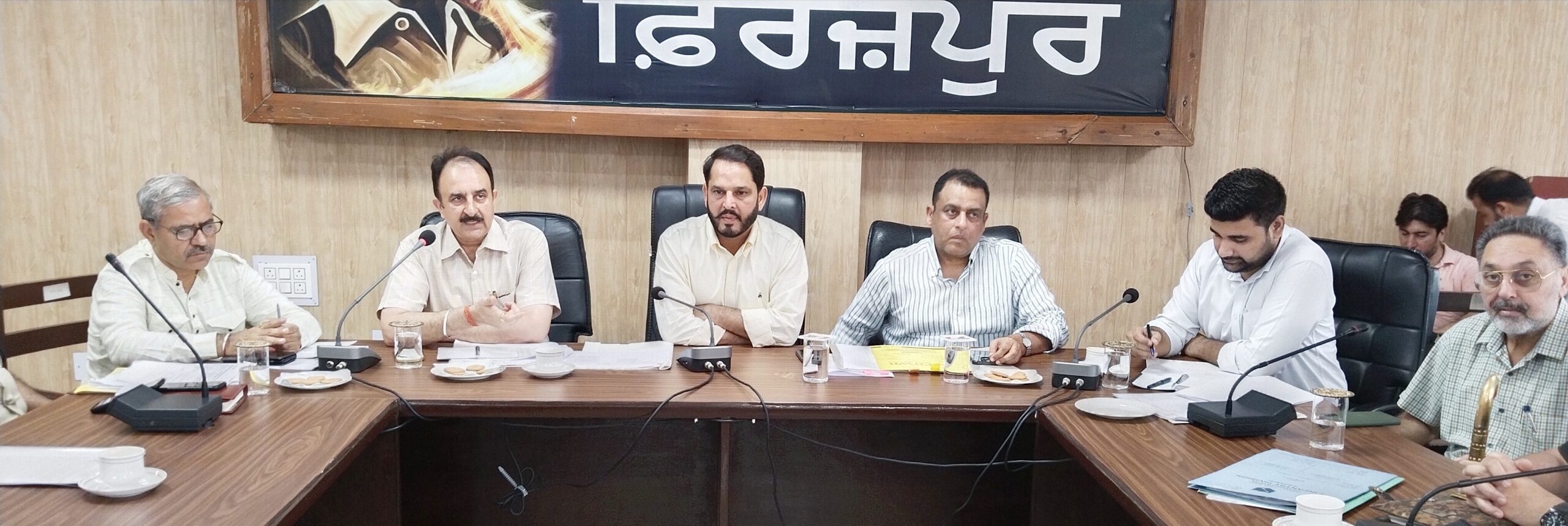 ਮਾਨਸੂਨ ਸੀਜ਼ਨ ਦੌਰਾਨ ਵੱਧ ਤੋਂ ਵੱਧ ਪੌਦੇ ਲਗਾਉਣ ਲਈ ਡਿਪਟੀ ਕਮਿਸ਼ਨਰ ਨੇ ਵੱਖ-ਵੱਖ ਵਿਭਾਗਾਂ ਦੇ ਅਧਿਕਾਰੀਆਂ ਨਾਲ ਕੀਤੀ ਮੀਟਿੰਗ