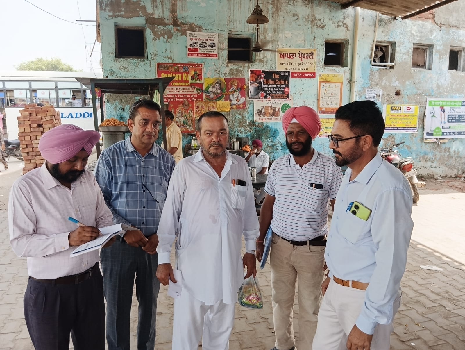 ਤੰਬਾਕੂ ਕੰਟਰੋਲ ਐਕਟ ਦੀ ਉਲੰਘਣਾ ਕਰਨ ਵਾਲੇ ਵਿਅਕਤੀਆਂ ਦੇ ਚਲਾਨ ਕੀਤੇ