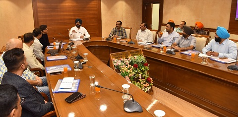 ਲਾਲਜੀਤ ਸਿੰਘ ਭੁੱਲਰ ਵੱਲੋਂ ਸੂਬੇ ਵਿੱਚ ਟਰਾਂਸਪੋਰਟ ਪ੍ਰਸ਼ਾਸਨ ‘ਚ ਹੋਰ ਸੁਧਾਰ ਲਿਆਉਣ ‘ਤੇ ਜ਼ੋਰ