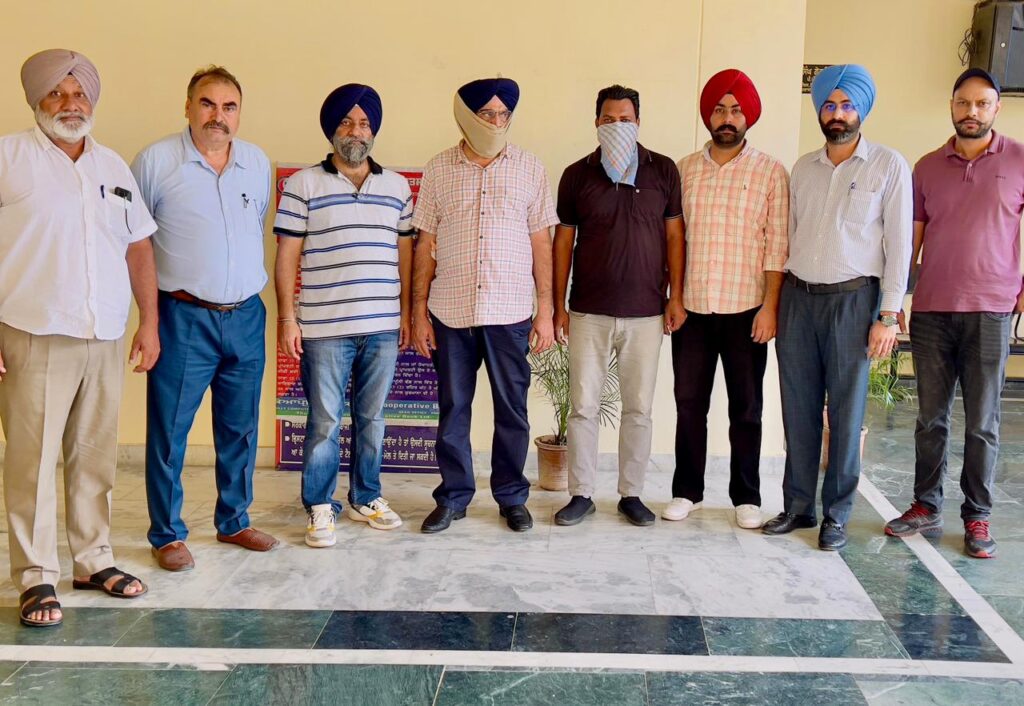 ਵਿਜੀਲੈਂਸ ਬਿਊਰੋ ਨੇ 50,000 ਰੁਪਏ ਰਿਸ਼ਵਤ ਲੈਂਦੇ ਤਹਿਸੀਲਦਾਰ ਅਤੇ ਡਰਾਈਵਰ ਨੂੰ ਕੀਤਾ ਕਾਬੂ