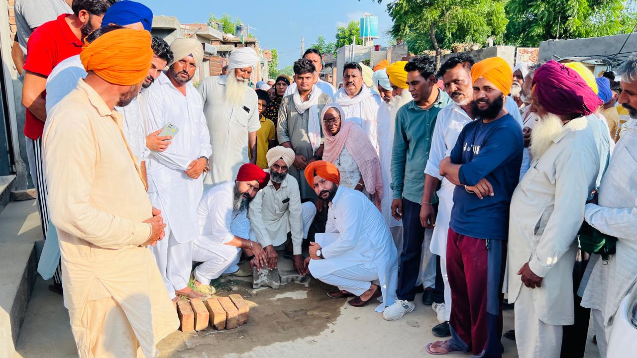 ਇੰਜੀ. ਢਿੱਲਵਾਂ ਦੇ ਯਤਨਾ ਸਦਕਾ ਵਿਵਾਦ ਖਤਮ, ਗਲੀ ਬਣਾਉਣ ਦਾ ਕੰਮ ਕਰਾਇਆ ਸ਼ੁਰੂ