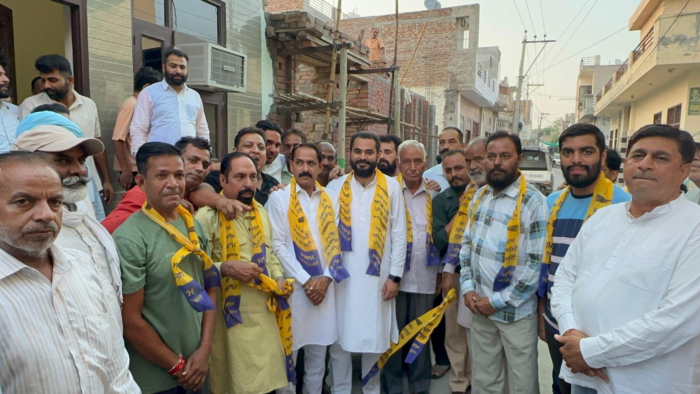 ਸਾਬਕਾ ਐਮਸੀ ਸੰਦੀਪ ਚਲਾਣਾ ਭਾਜਪਾ ਨੂੰ ਛੱਡ ਕੇ ਪਰਿਵਾਰ ਸਮੇਤ ਆਮ ਆਦਮੀ ਪਾਰਟੀ ਵਿੱਚ ਹੋਏ ਸ਼ਾਮਿਲ