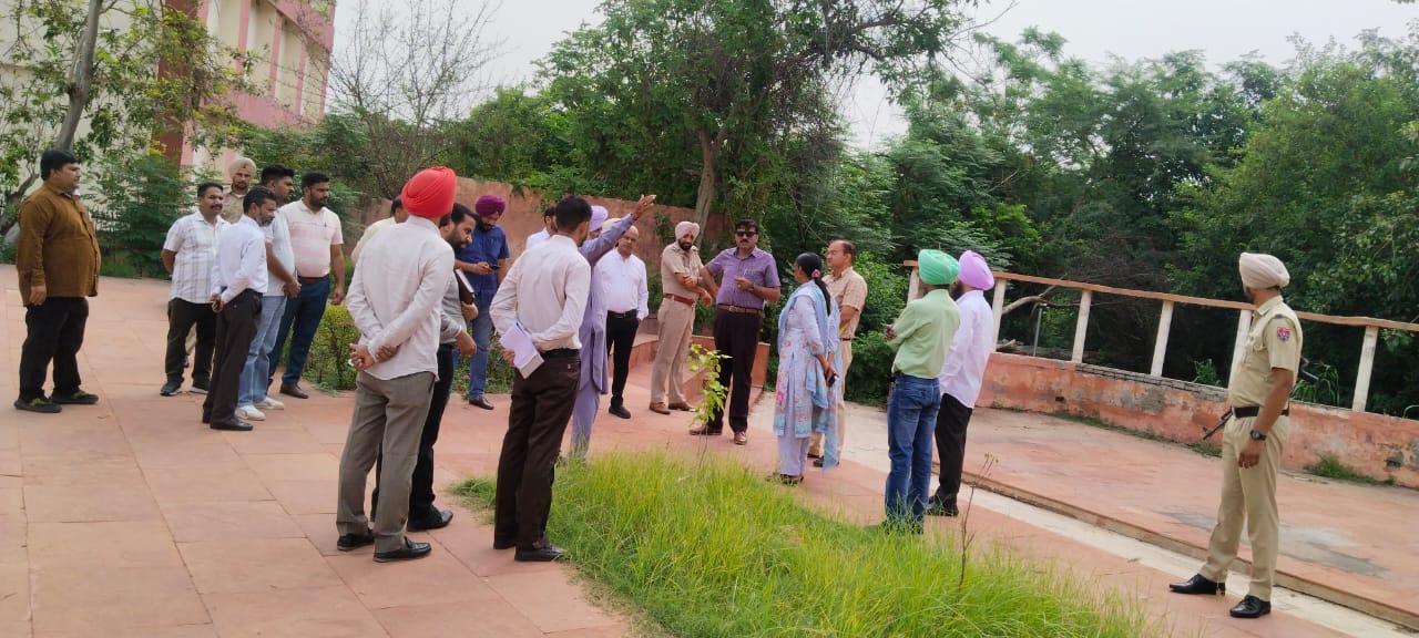 ਡਿਪਟੀ ਕਮਿਸ਼ਨਰ ਵੱਲੋਂ ਮੁਕਤੇ-ਮੀਨਾਰ ਪਾਰਕ ਦਾ ਦੌਰਾ