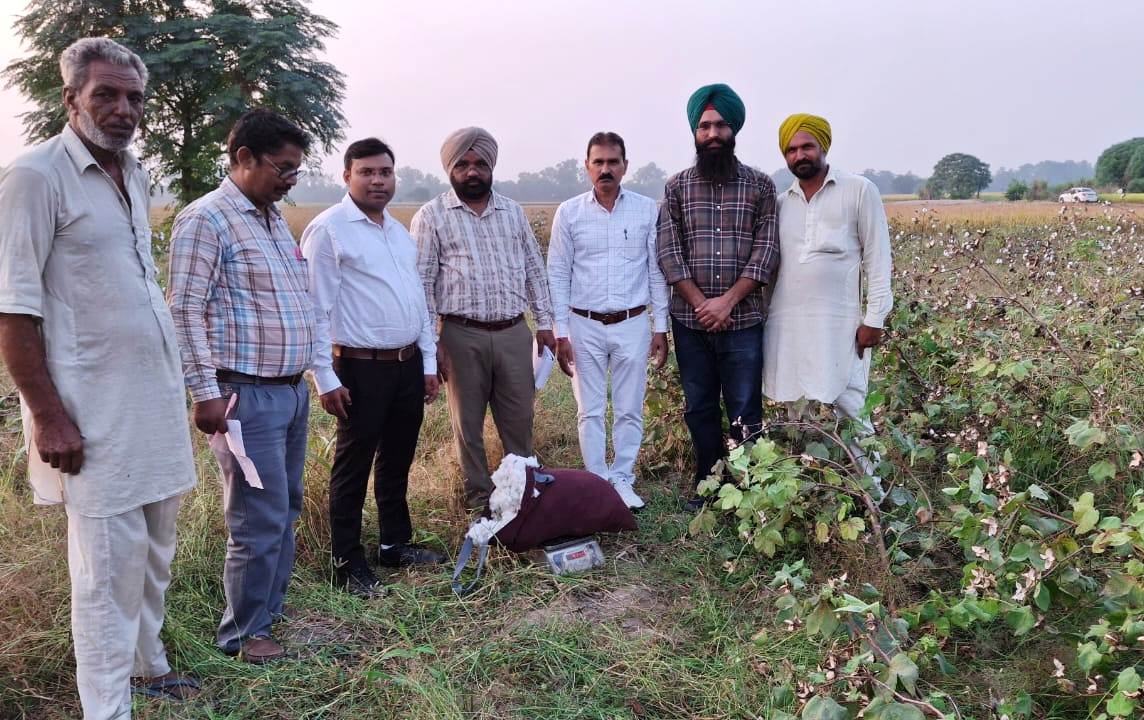 ਫ਼ਸਲ ਕਟਾਈ ਤਜਰਬਿਆਂ ਸਬੰਧੀ ਟੀਮ ਵੱਲੋਂ ਵੱਖ-ਵੱਖ ਪਿੰਡਾਂ ਦੇ ਕੀਤੇ ਦੌਰੇ