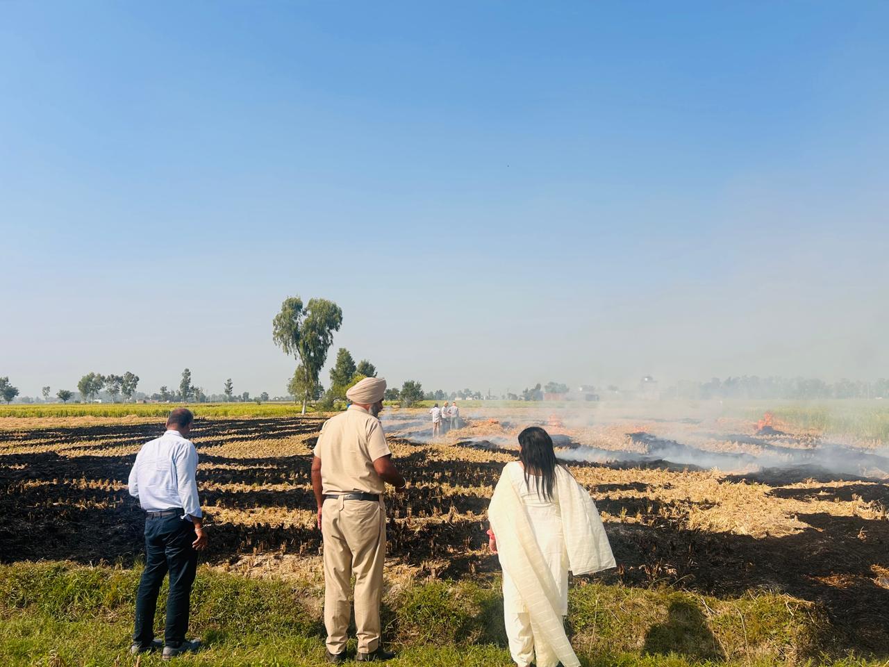 ਹੁਣ ਤੋਂ ਖੇਤਾਂ ਚ ਹੋਰ ਅੱਗ ਦੀਆਂ ਘਟਨਾਵਾਂ ਬਰਦਾਸ਼ਤ ਨਹੀਂ, ਡੀ ਸੀ ਨੇ  ਅਧਿਕਾਰੀਆਂ ਨੂੰ ਕੀਤਾ ਸਪਸ਼ਟ