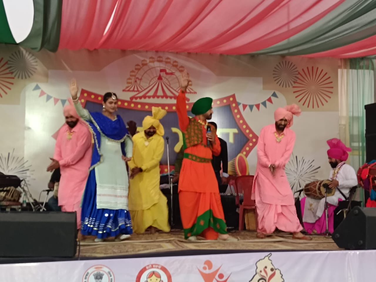 ਸਰਸ ਮੇਲਾ ਮੋਹਾਲੀ ਦੇ ਨੌਵੇਂ ਦਿਨ ਪਟਿਆਲਾ ਅਤੇ ਮੋਹਾਲੀ ਦੇ ਸਕੂਲਾਂ ਦੇ ਵਿਦਿਆਰਥੀਆਂ ਨੇ ਲੋਕ-ਗੀਤ, ਲੋਕ-ਨਾਚ, ਨਾਟਕ ਅਤੇ ਕੋਰੀਓਗ੍ਰਾਫੀ ਪੇਸ਼ ਕੀਤੀ